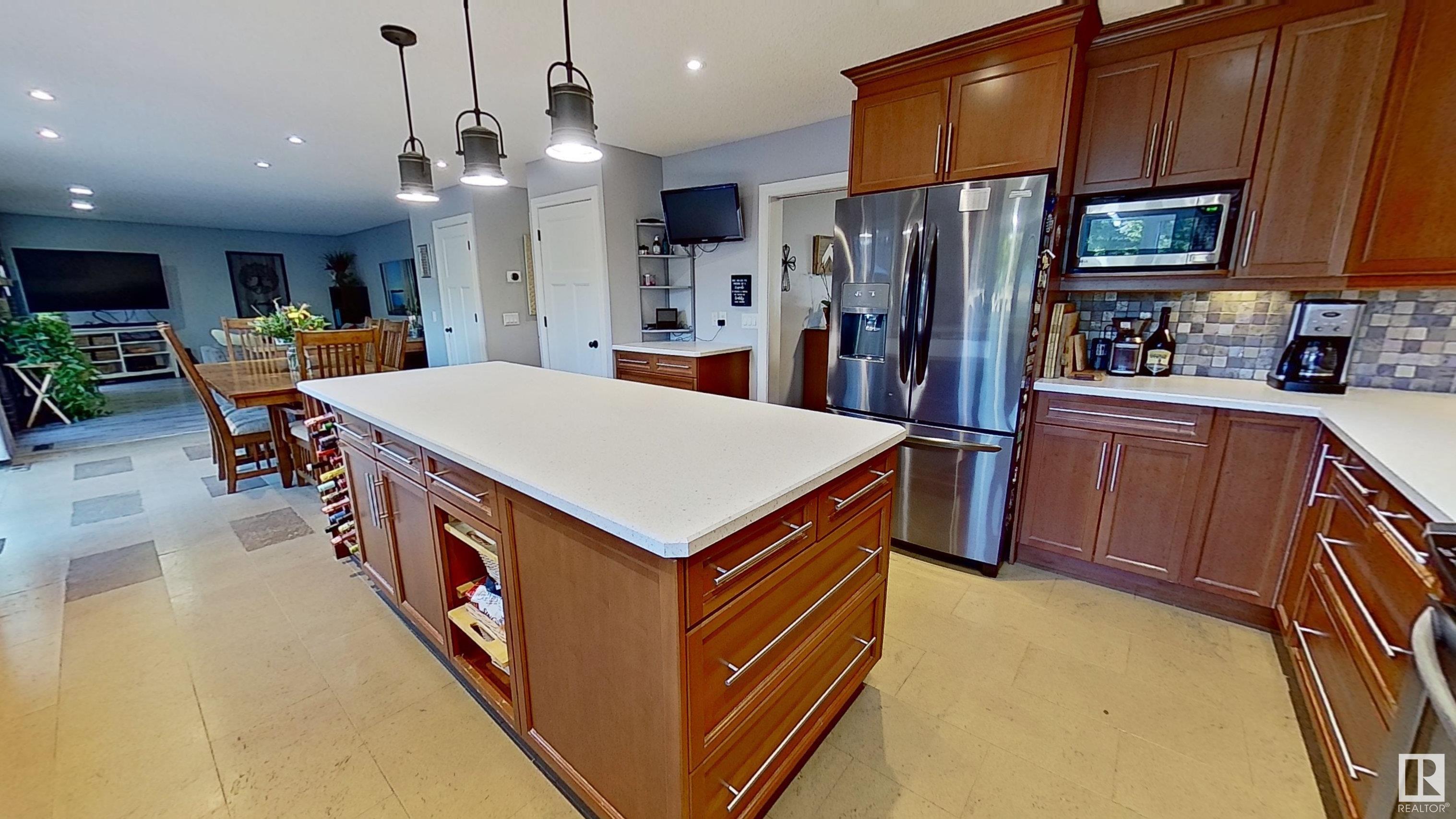 442 VILLAGE Drive