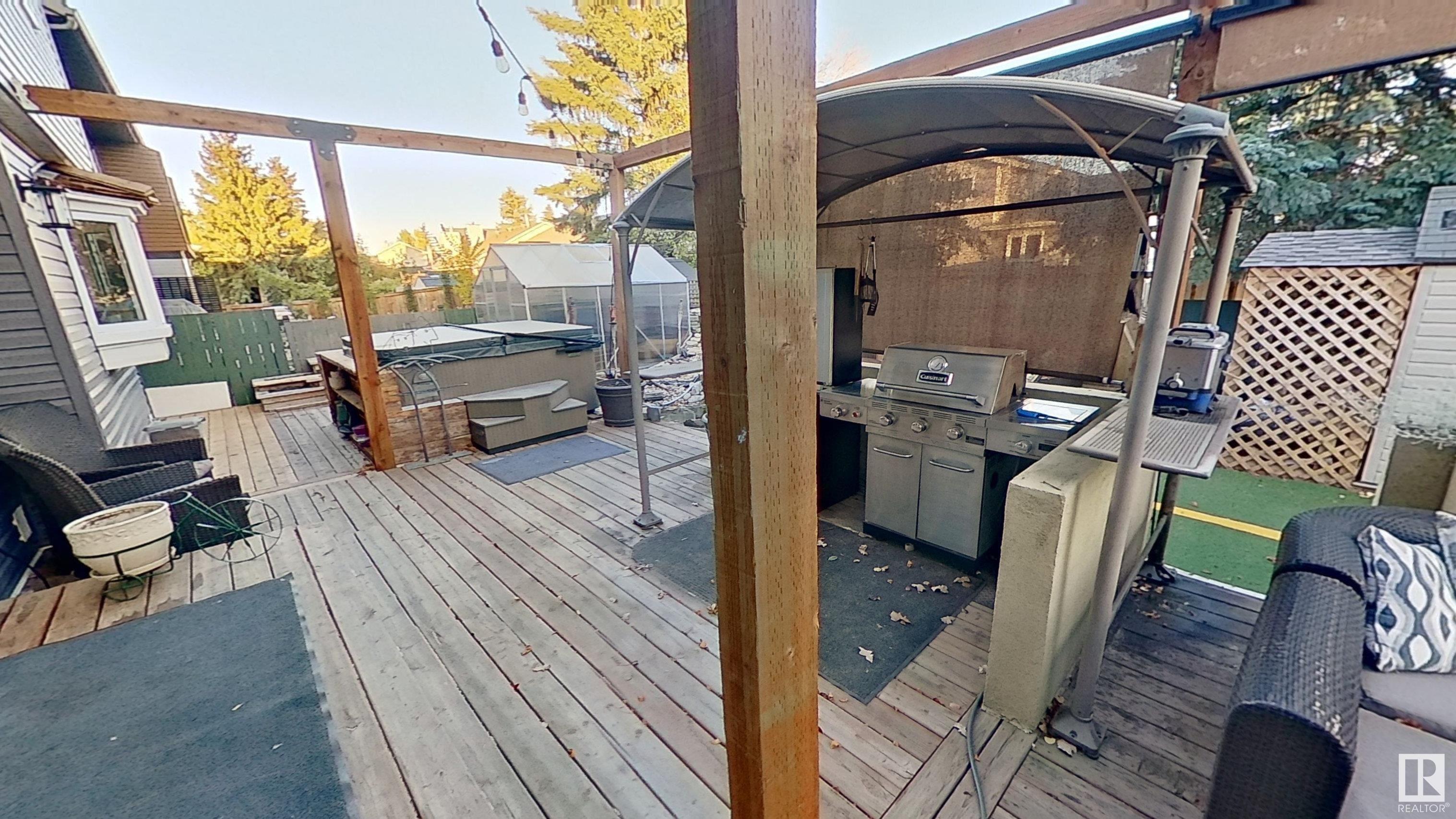 442 VILLAGE Drive