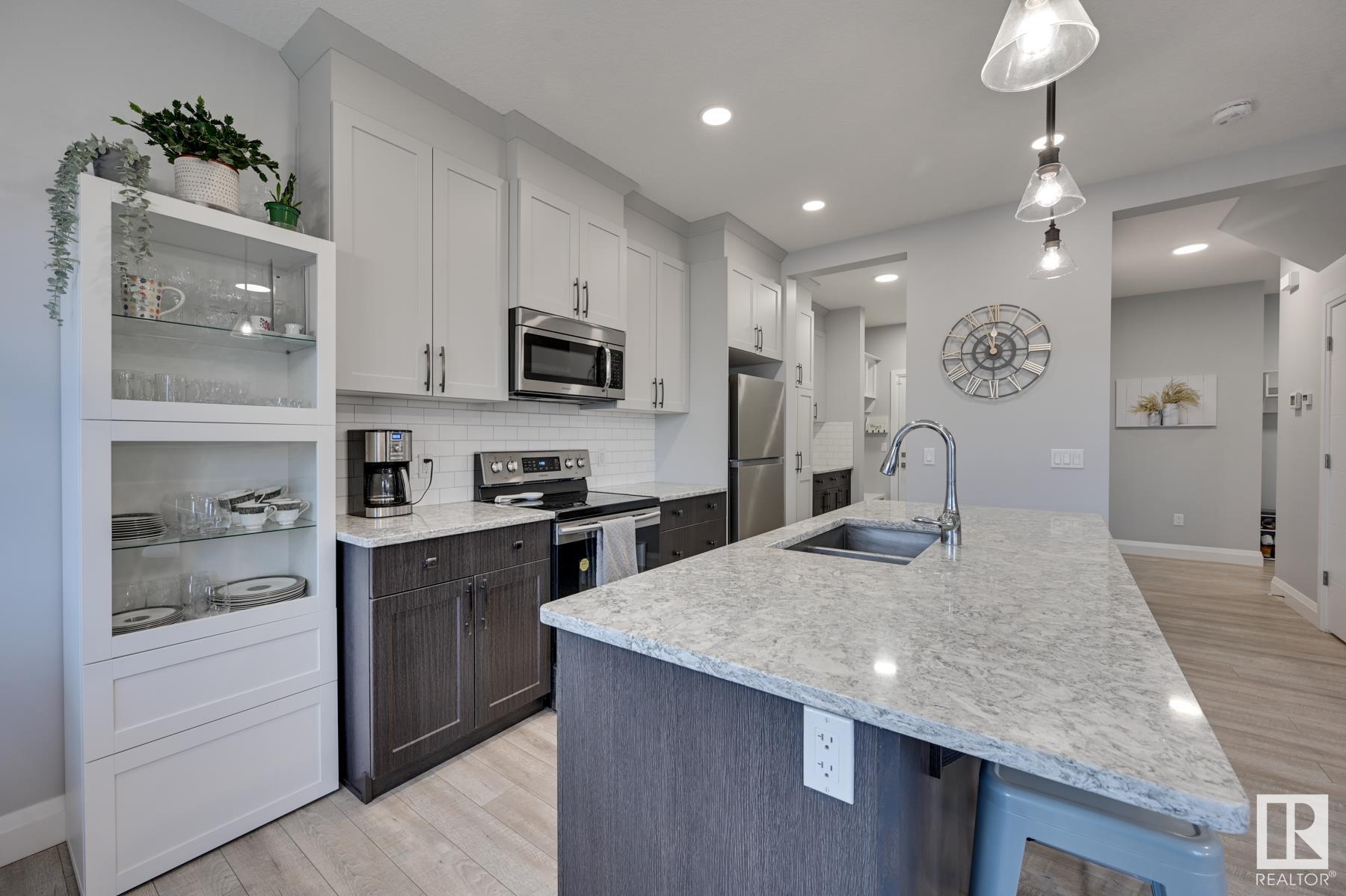 8614 CUSHING Place