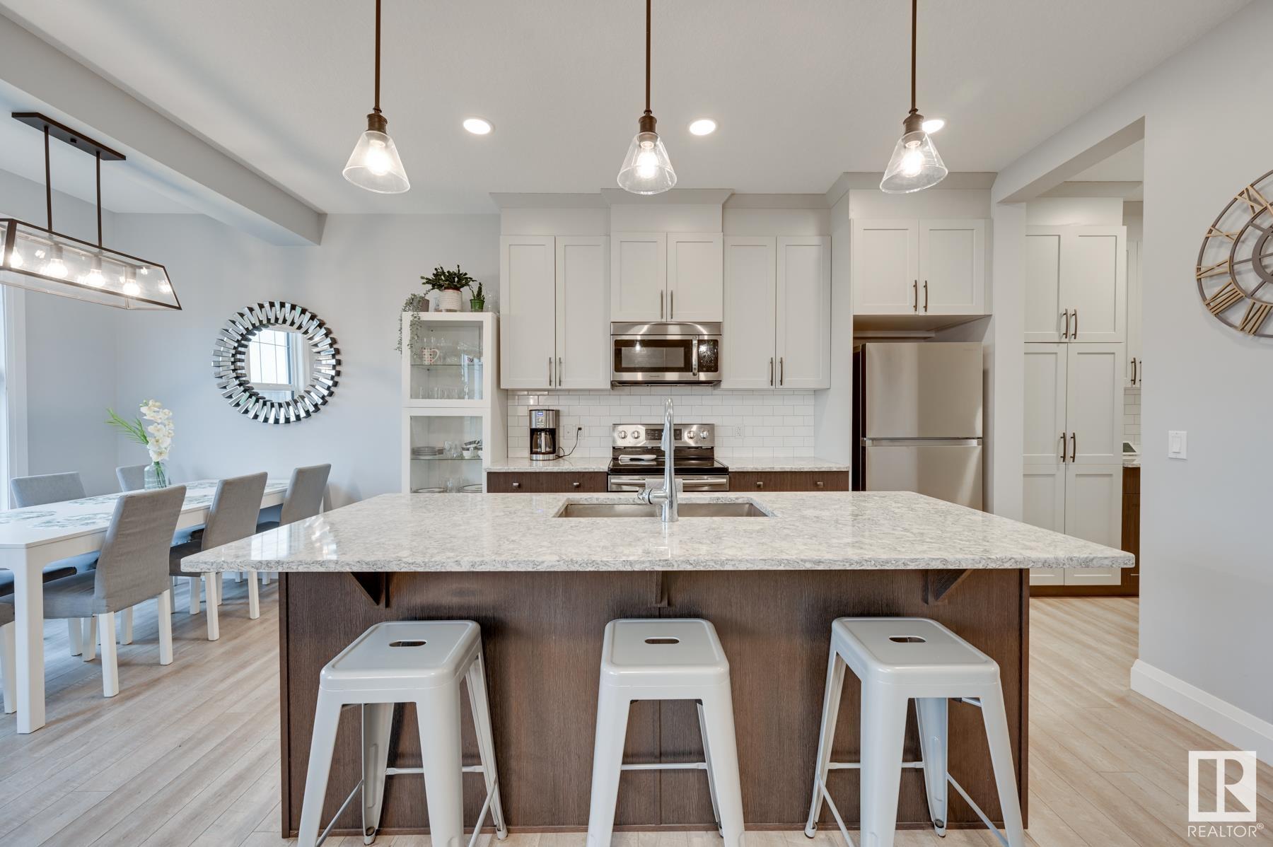 8614 CUSHING Place