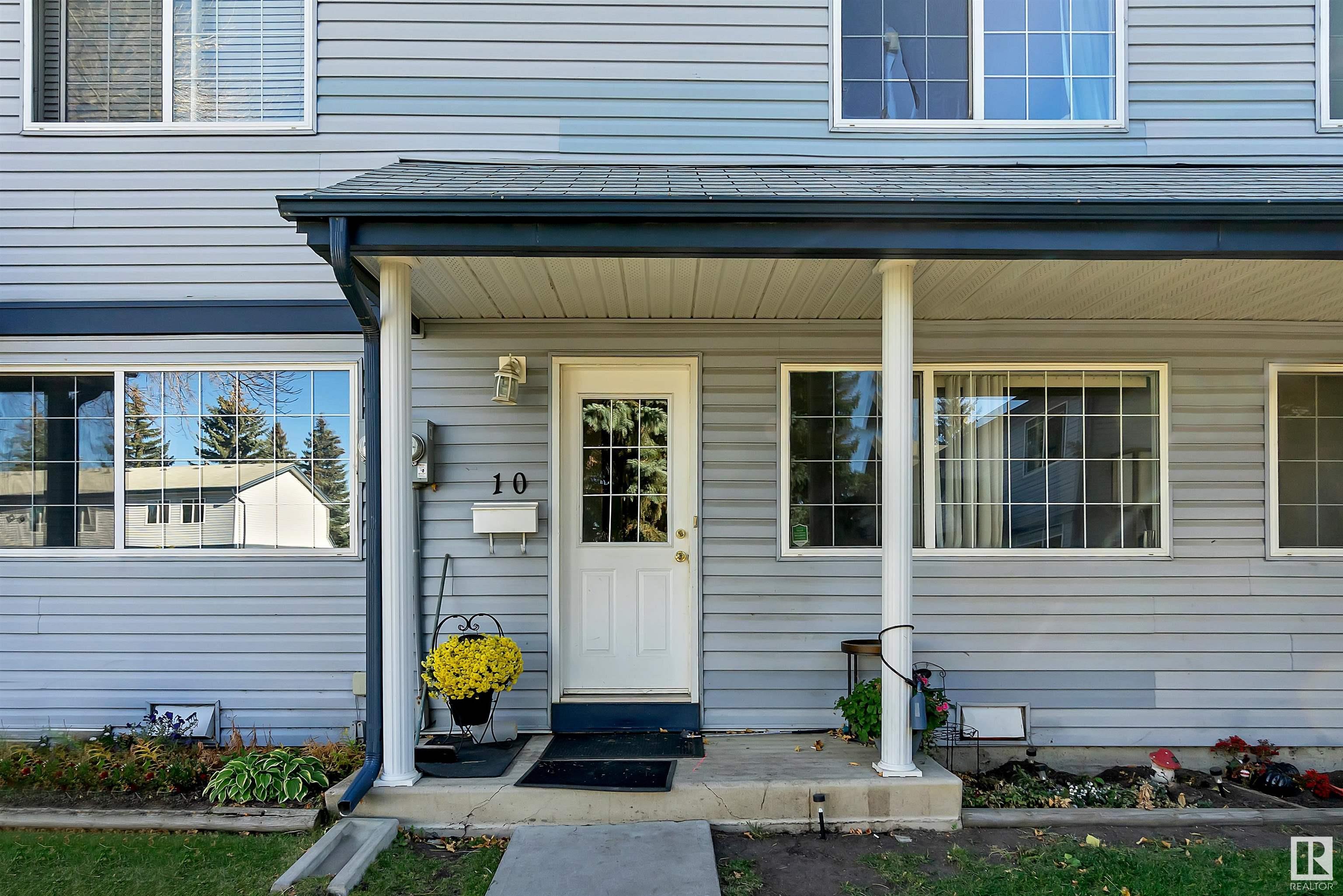 10 100 WESTRIDGE Crescent