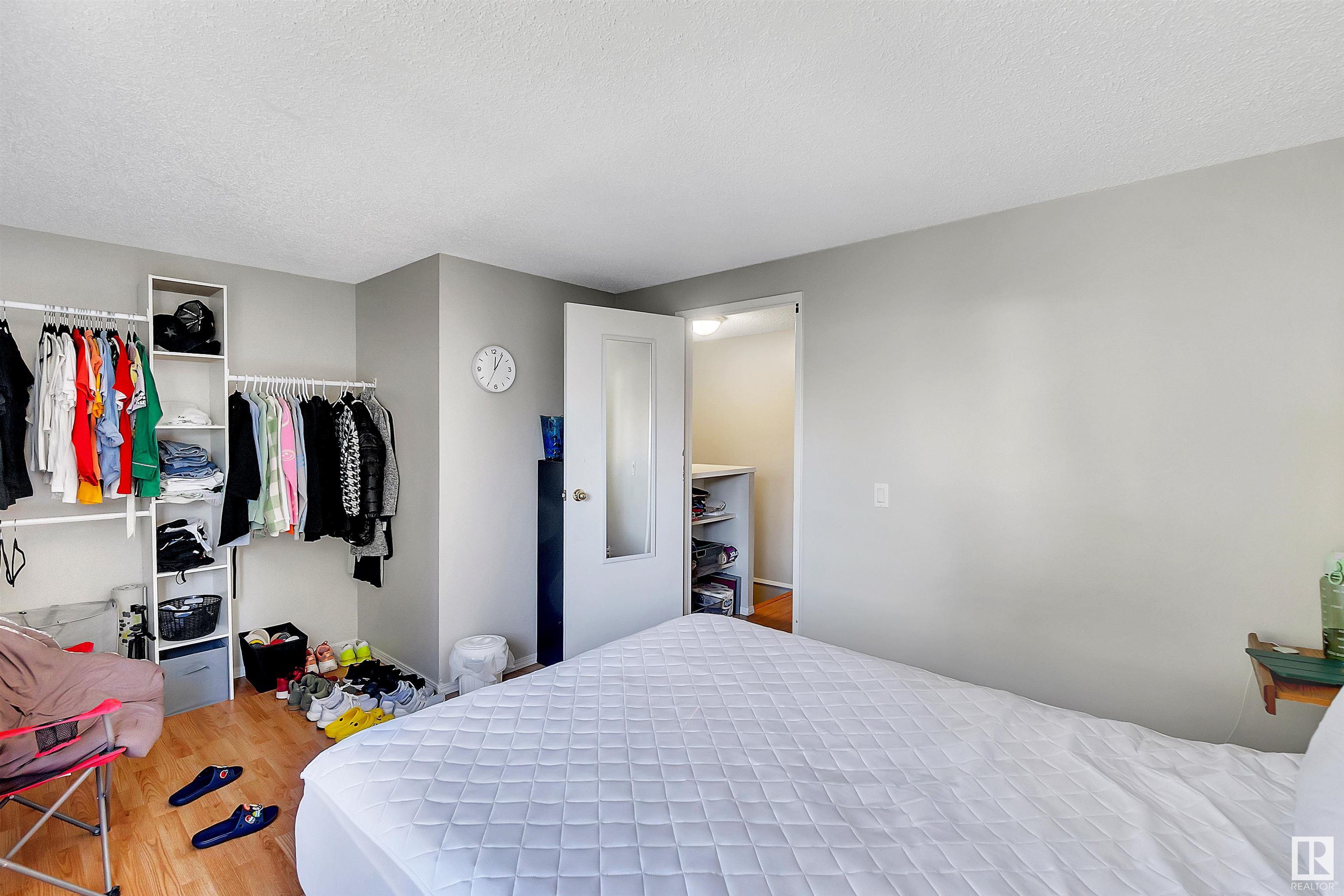 10 100 WESTRIDGE Crescent
