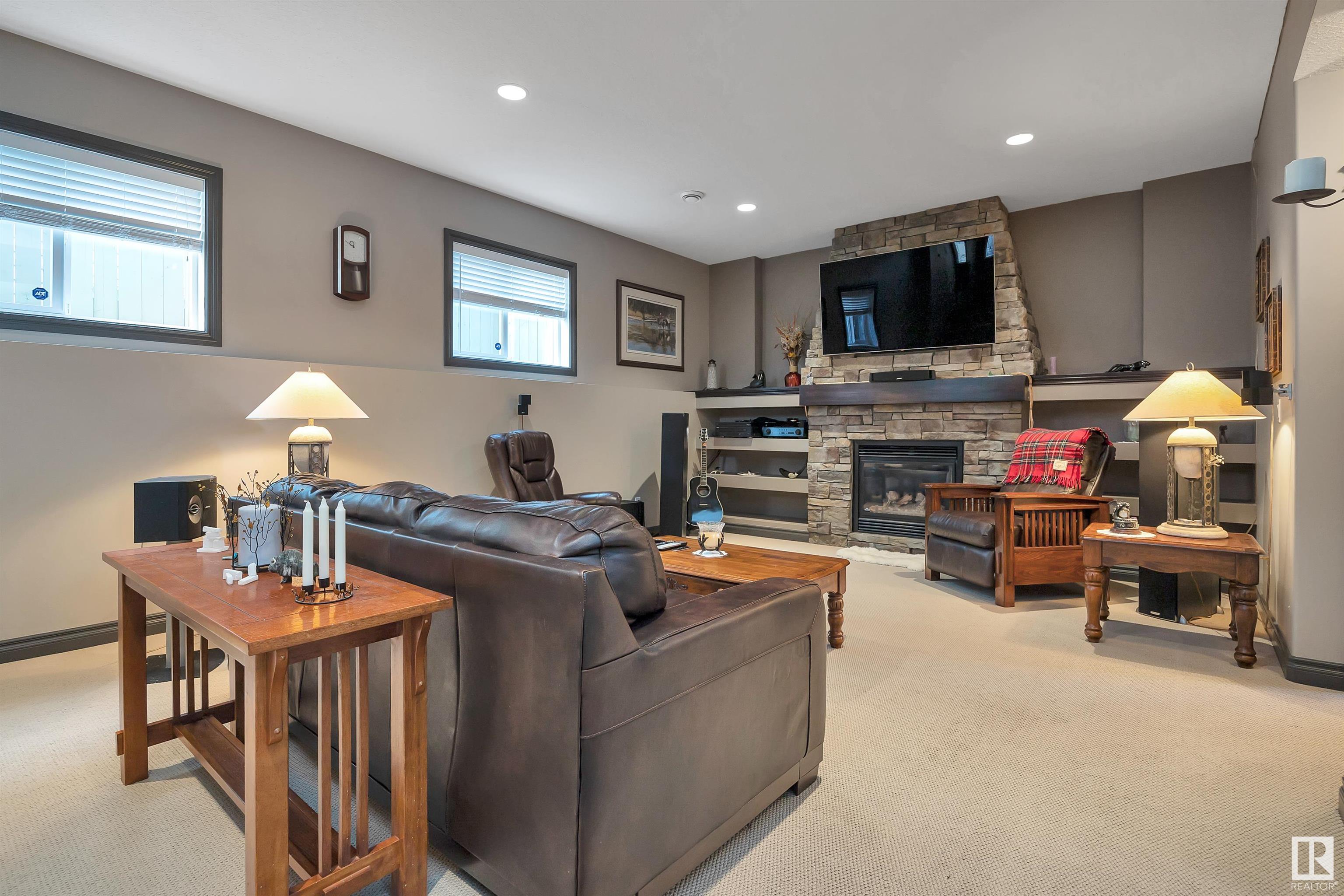 50 HERON Point(e)