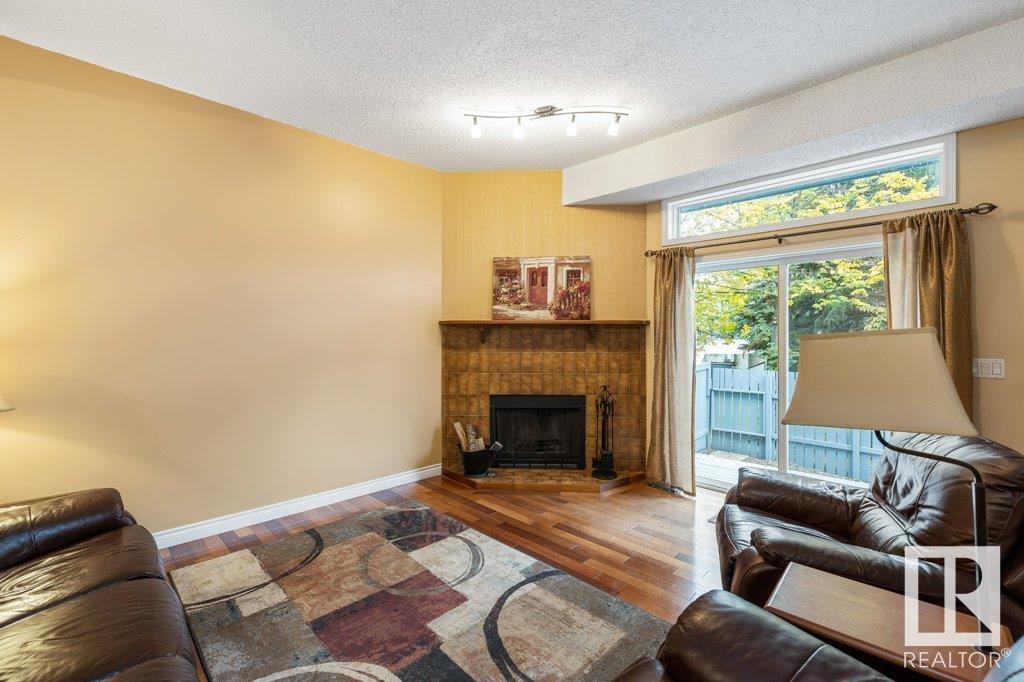412 LAKESIDE Green