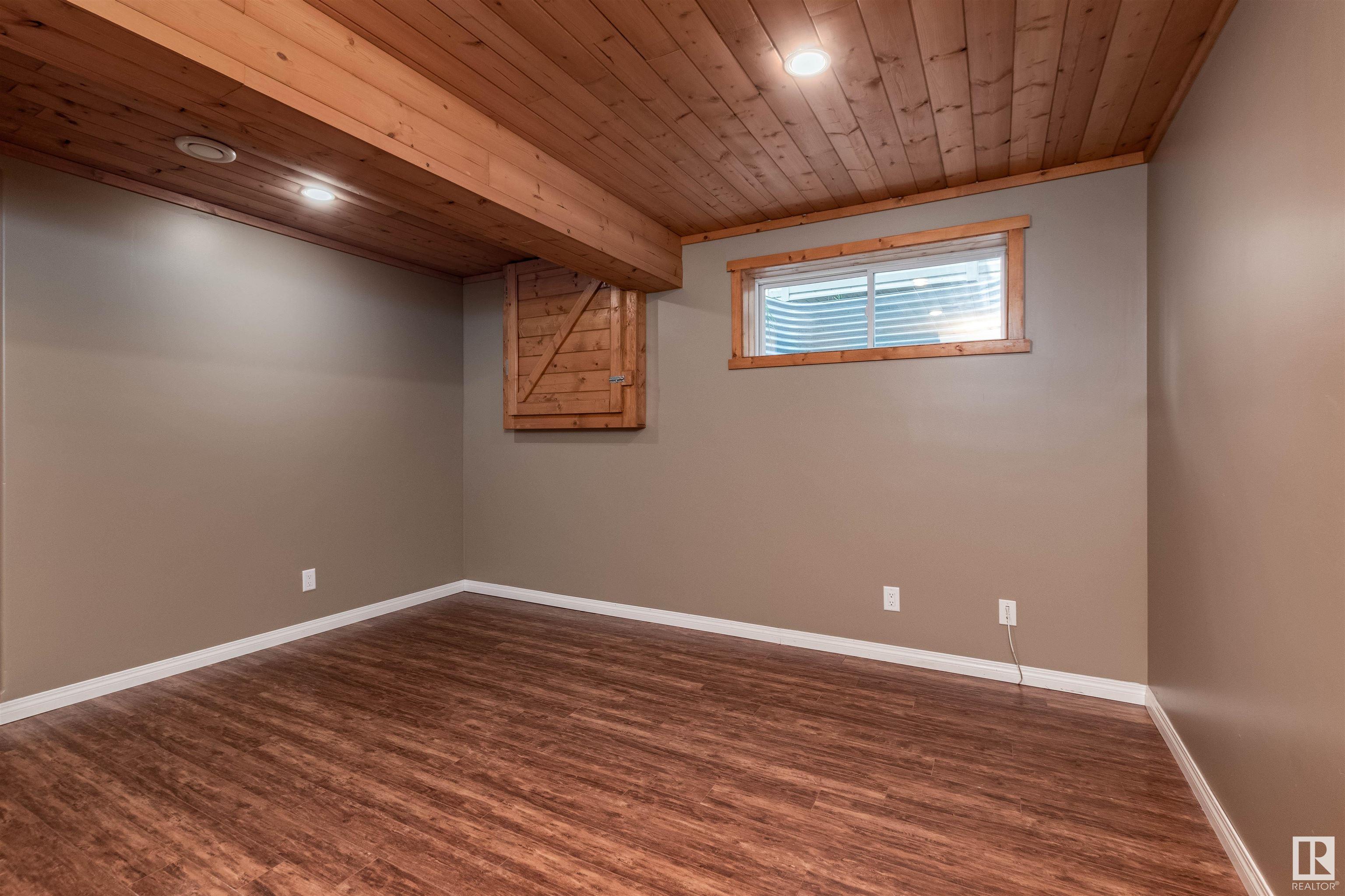 28 SUMMERLAND Way