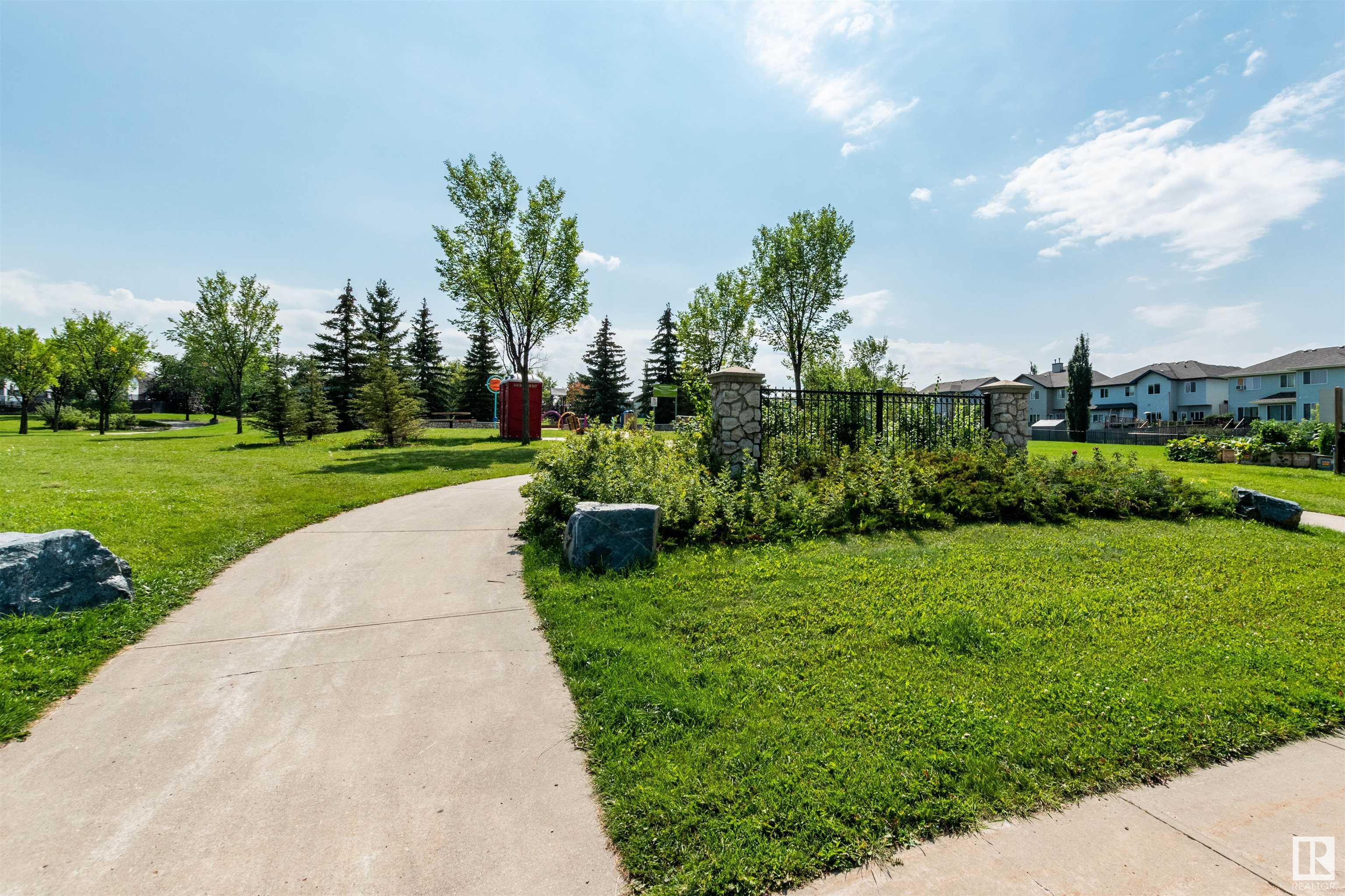 28 SUMMERLAND Way