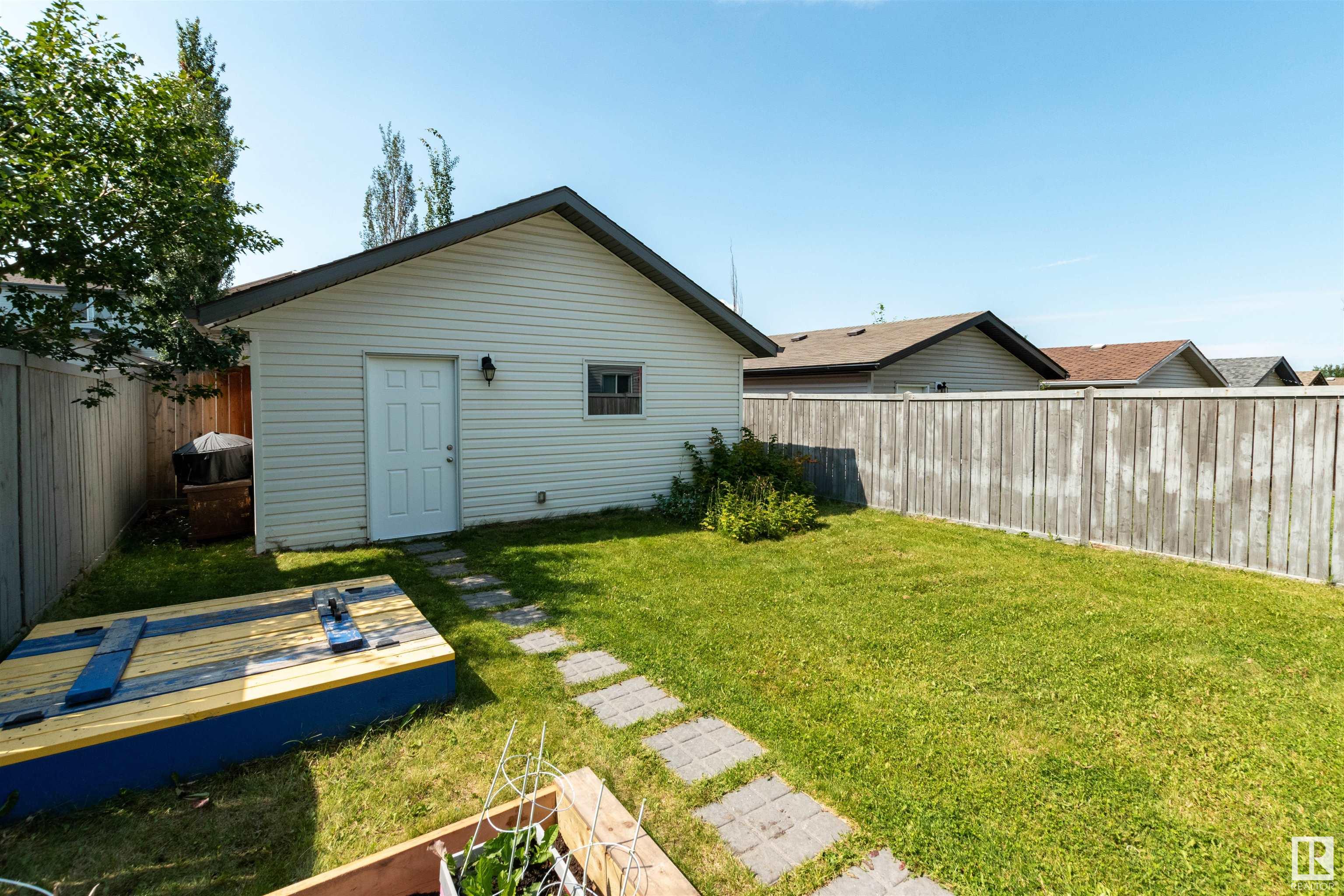 28 SUMMERLAND Way