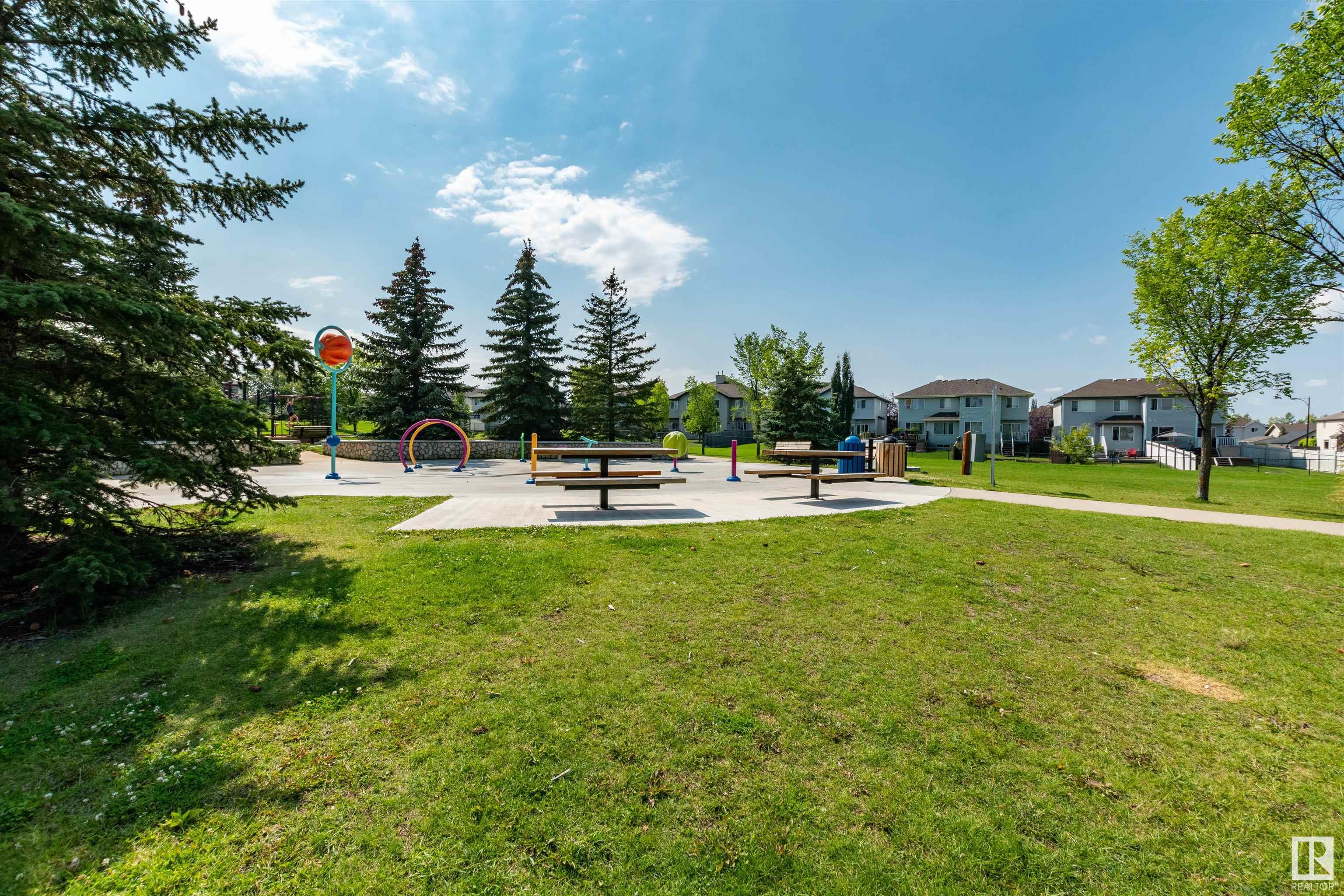 28 SUMMERLAND Way