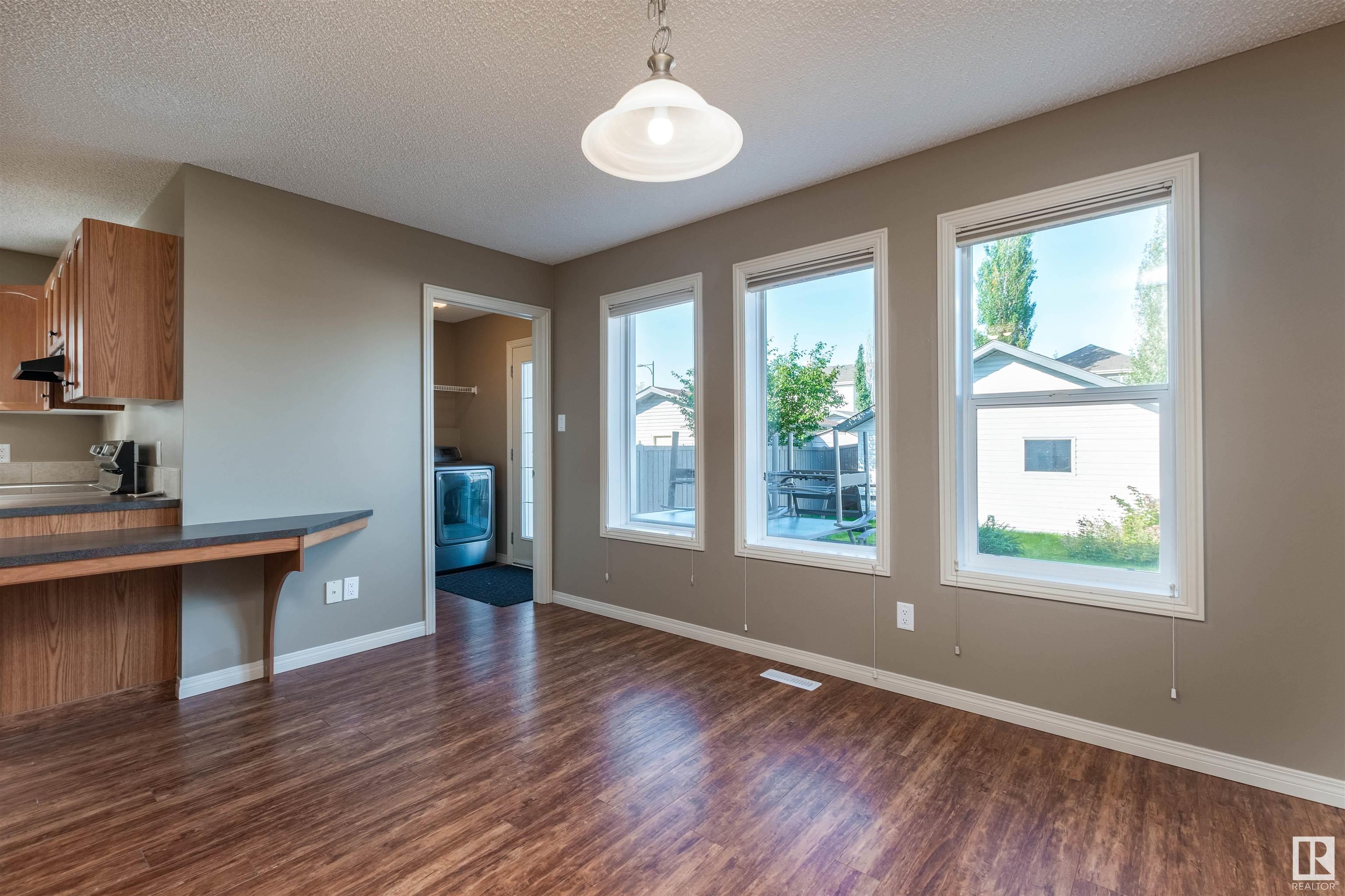 28 SUMMERLAND Way