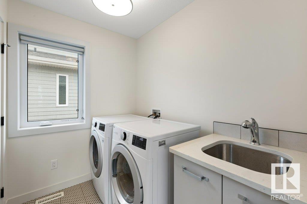 28 ROBERGE Close