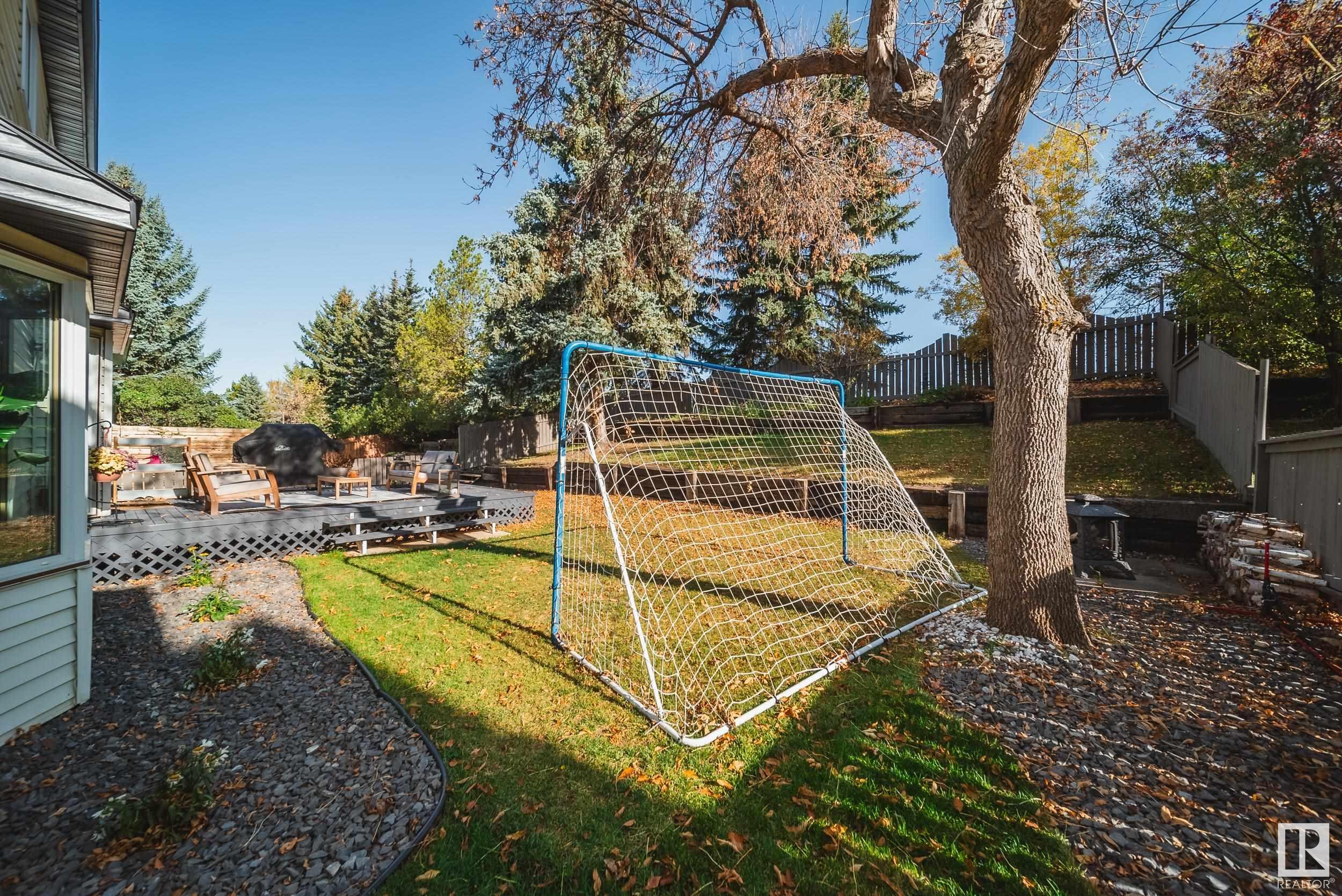 27 WELLAND Crescent