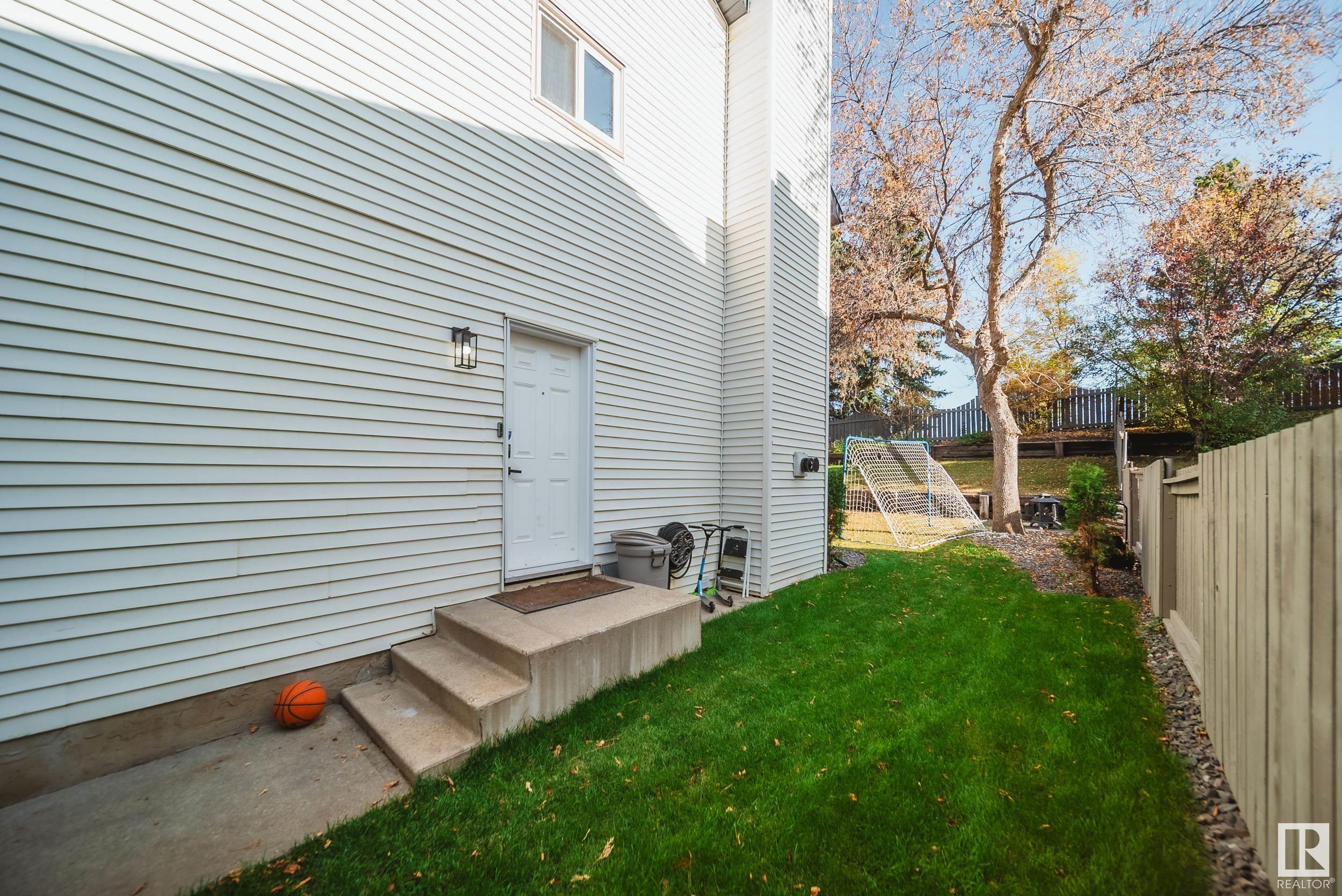 27 WELLAND Crescent