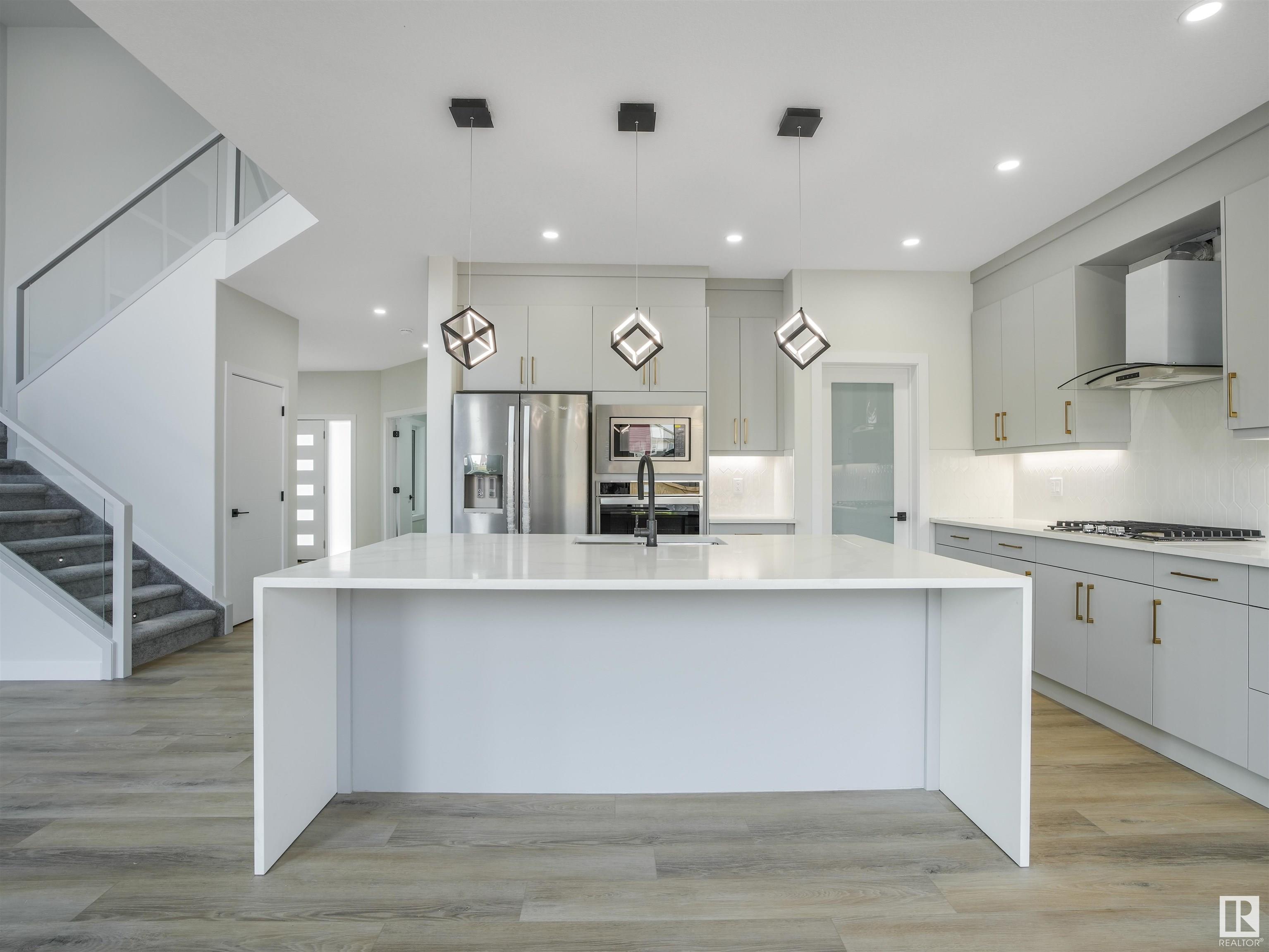 6605 38 ave