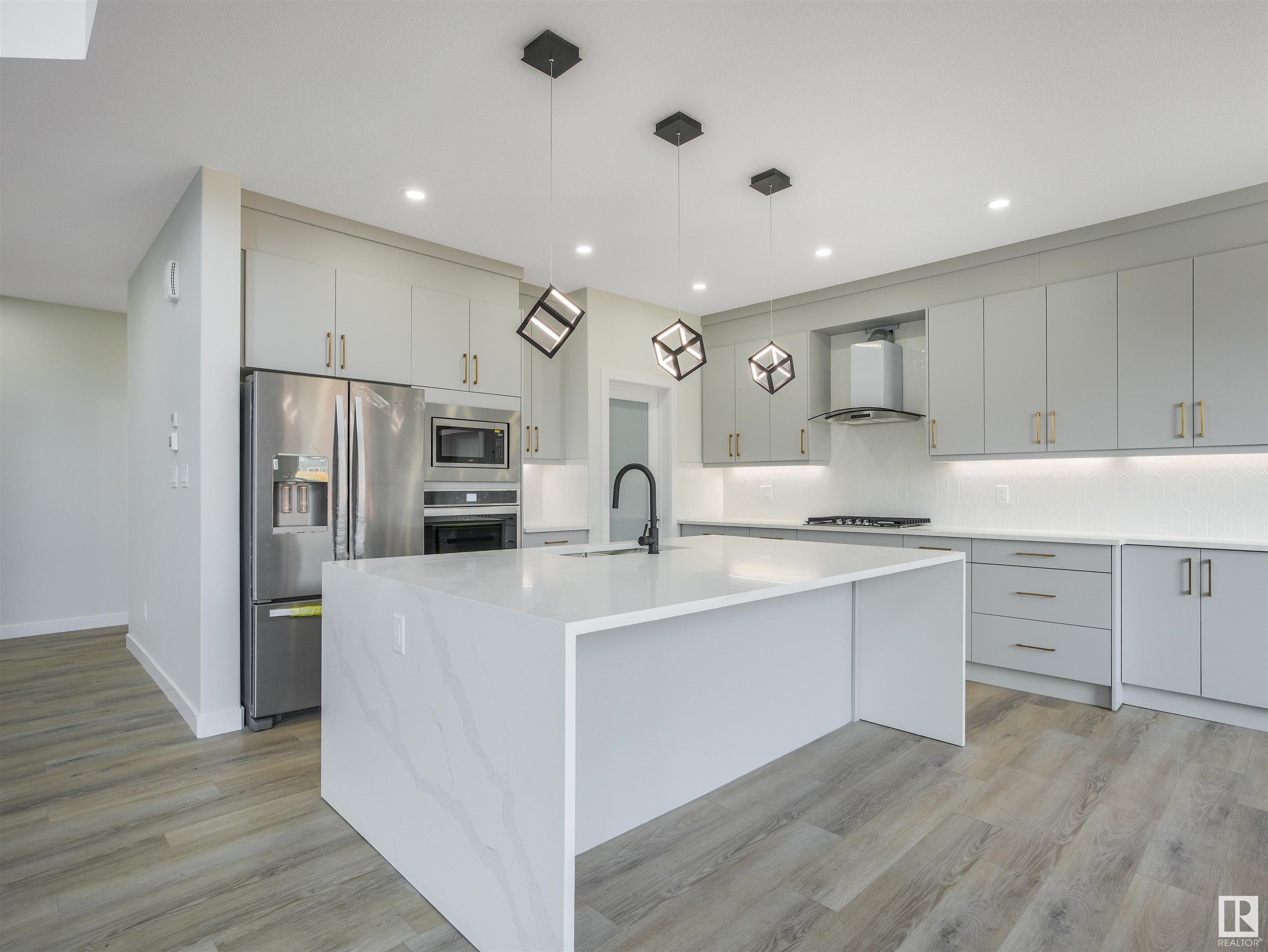 6605 38 ave