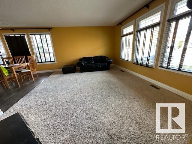43 ABBEY Crescent NW