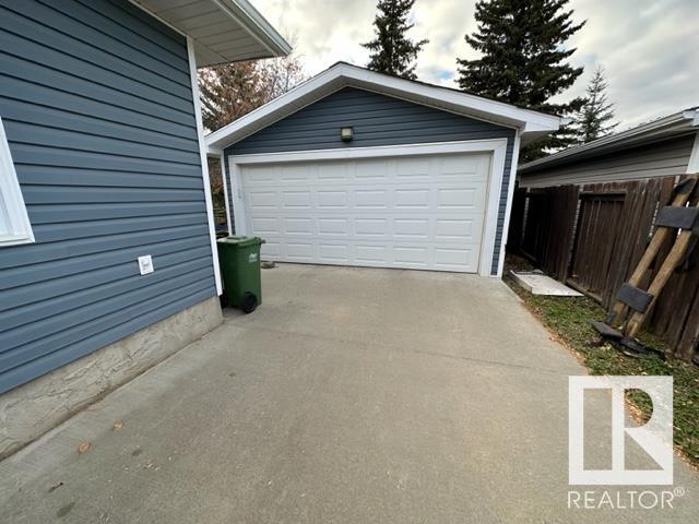 43 ABBEY Crescent NW