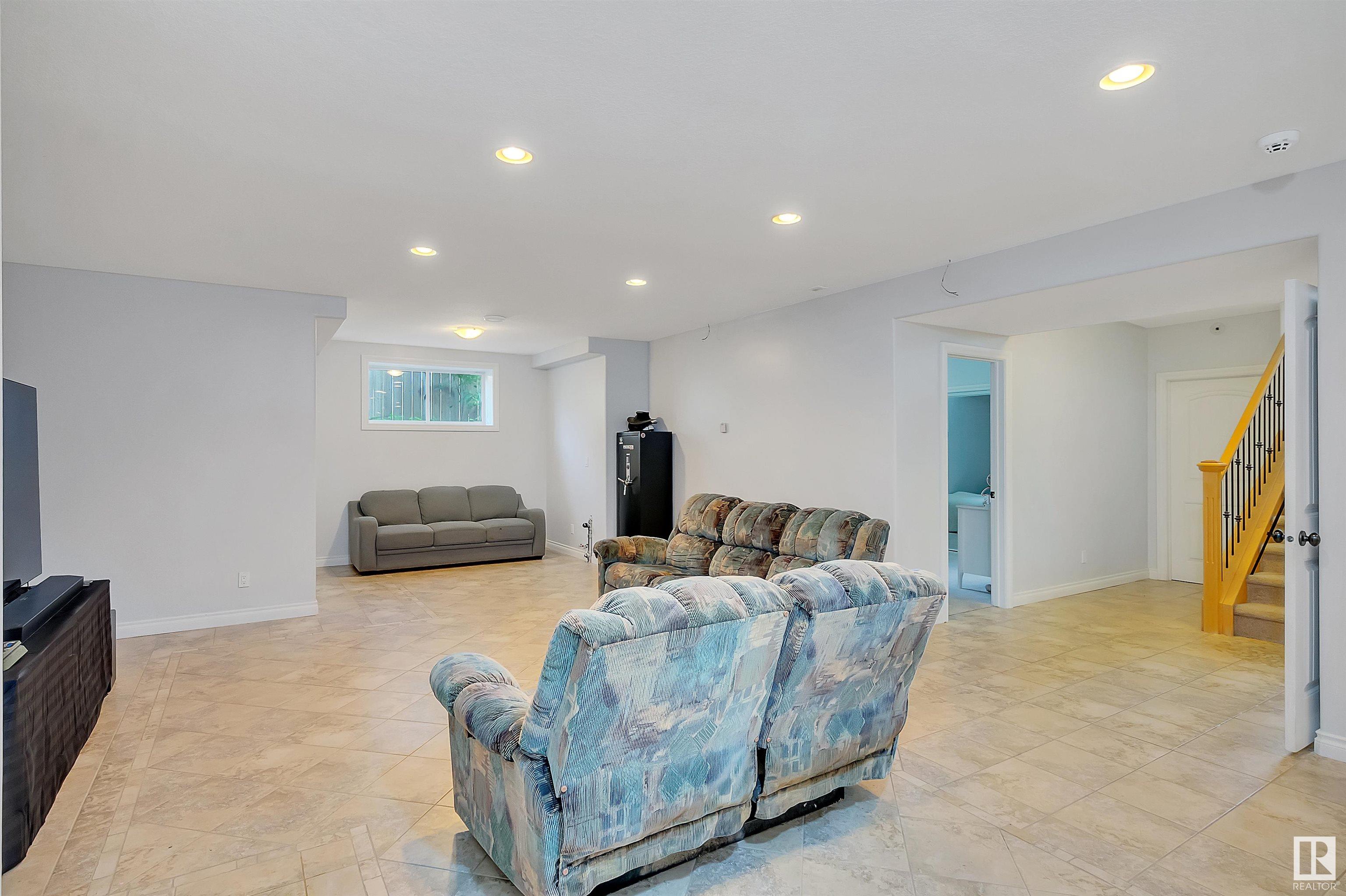 28 Lakewood Cove S