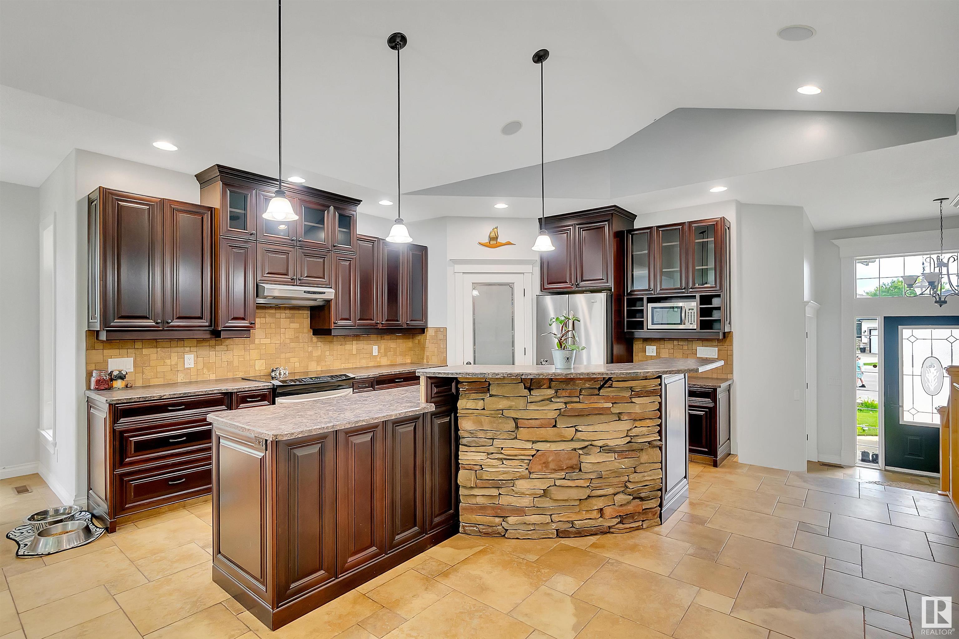 28 Lakewood Cove S