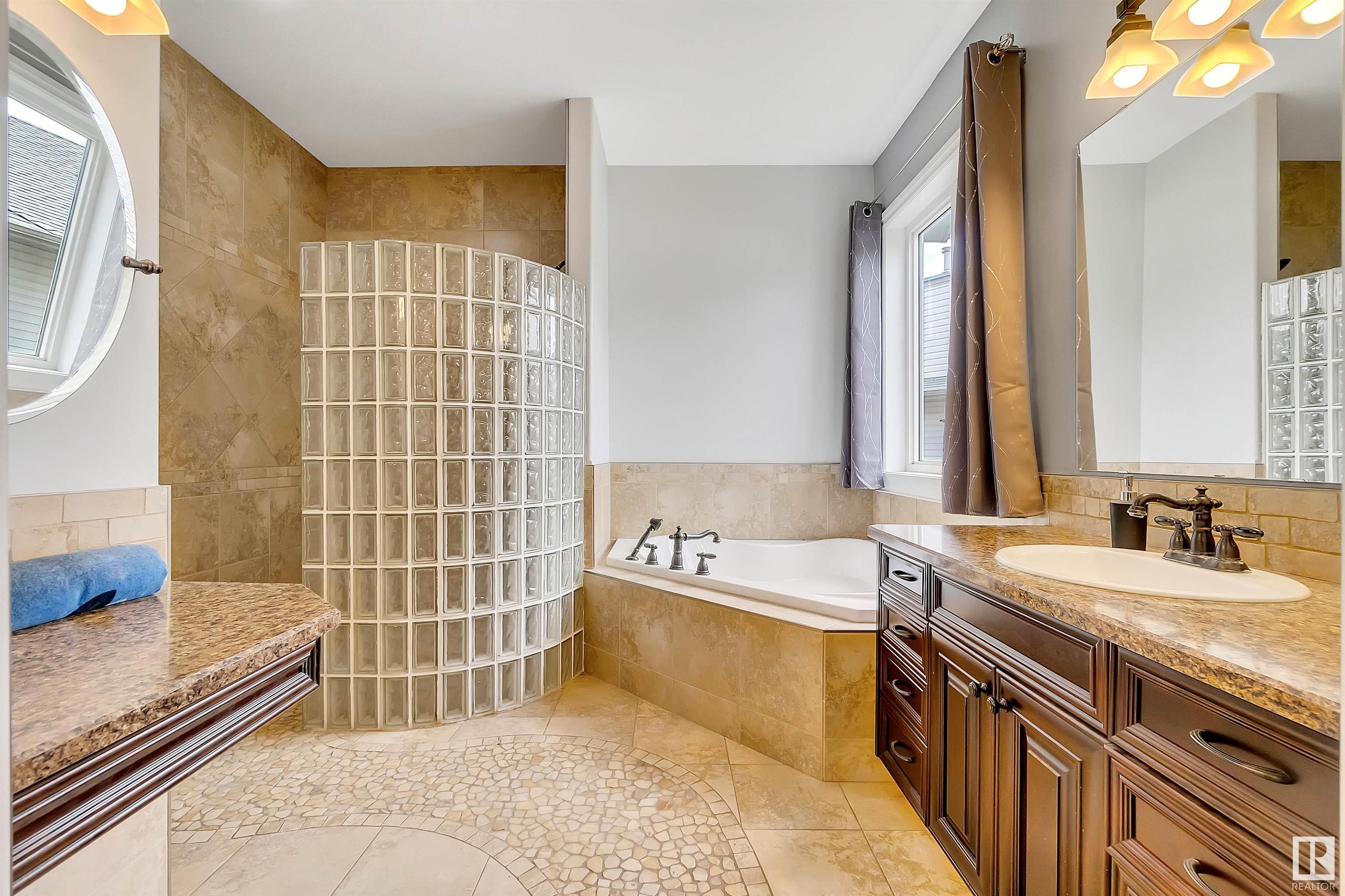 28 Lakewood Cove S