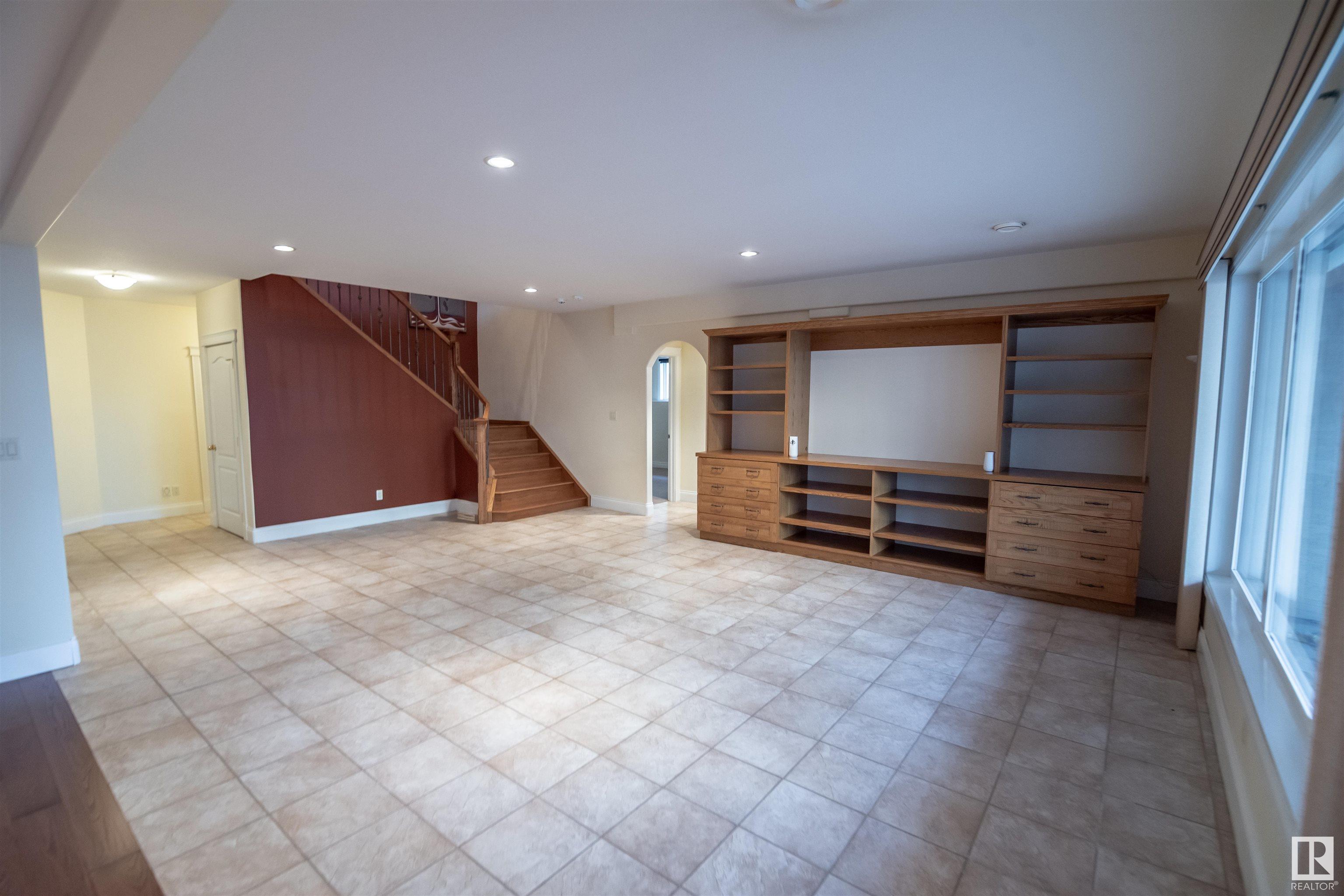 1 HUNTINGTON Drive