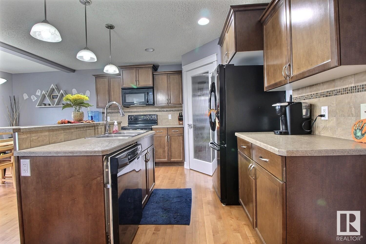 24 SPRING Cove