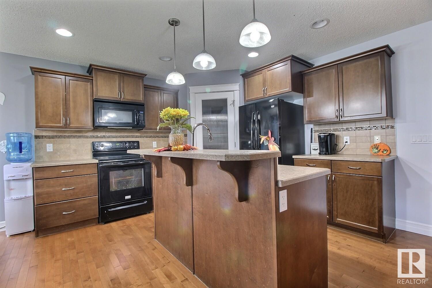 24 SPRING Cove