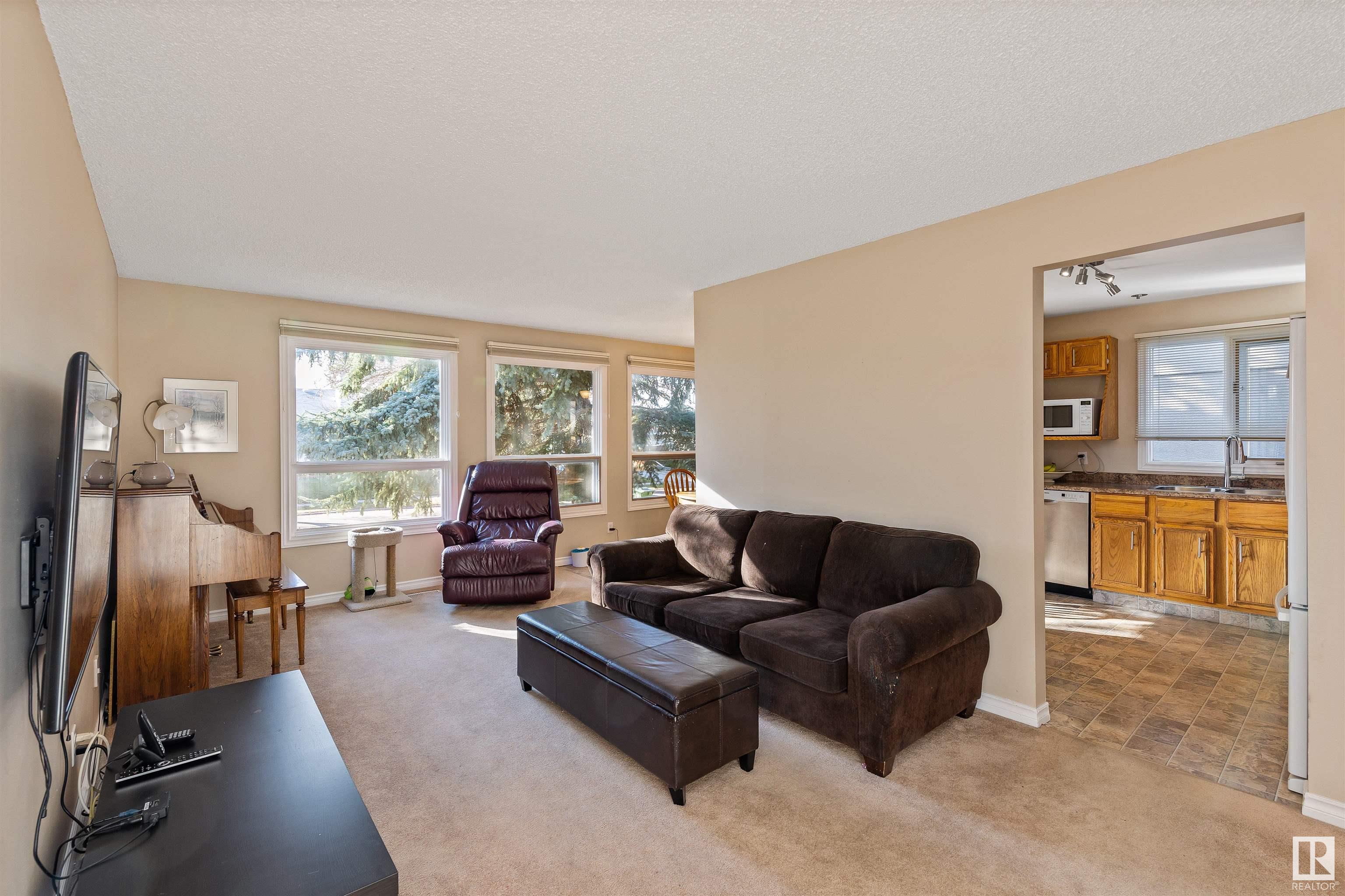 47 ACORN Crescent