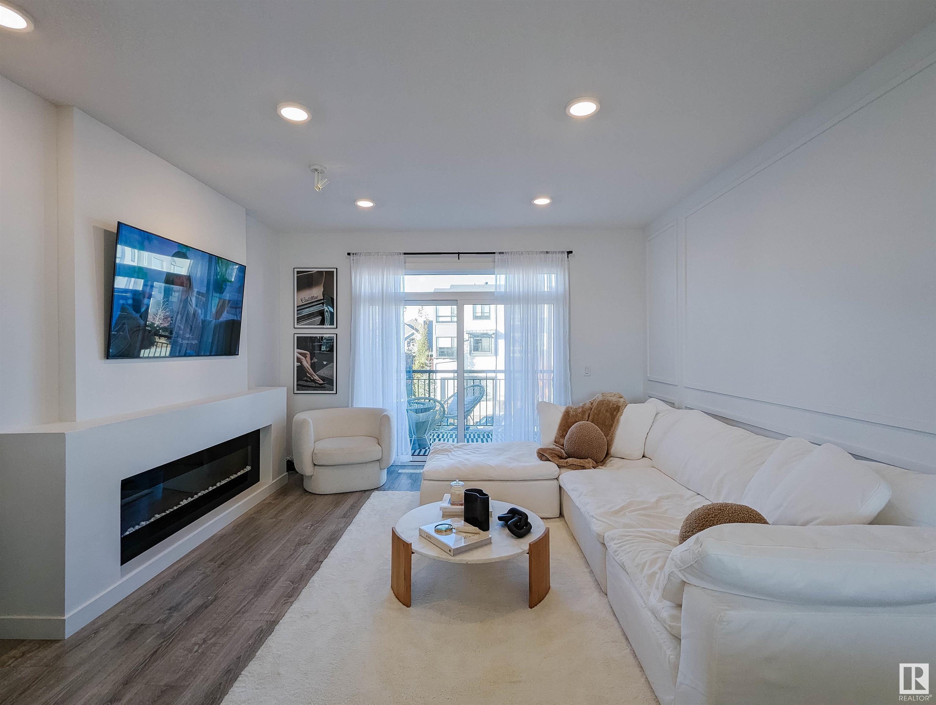59 100 JENSEN LAKES Boulevard