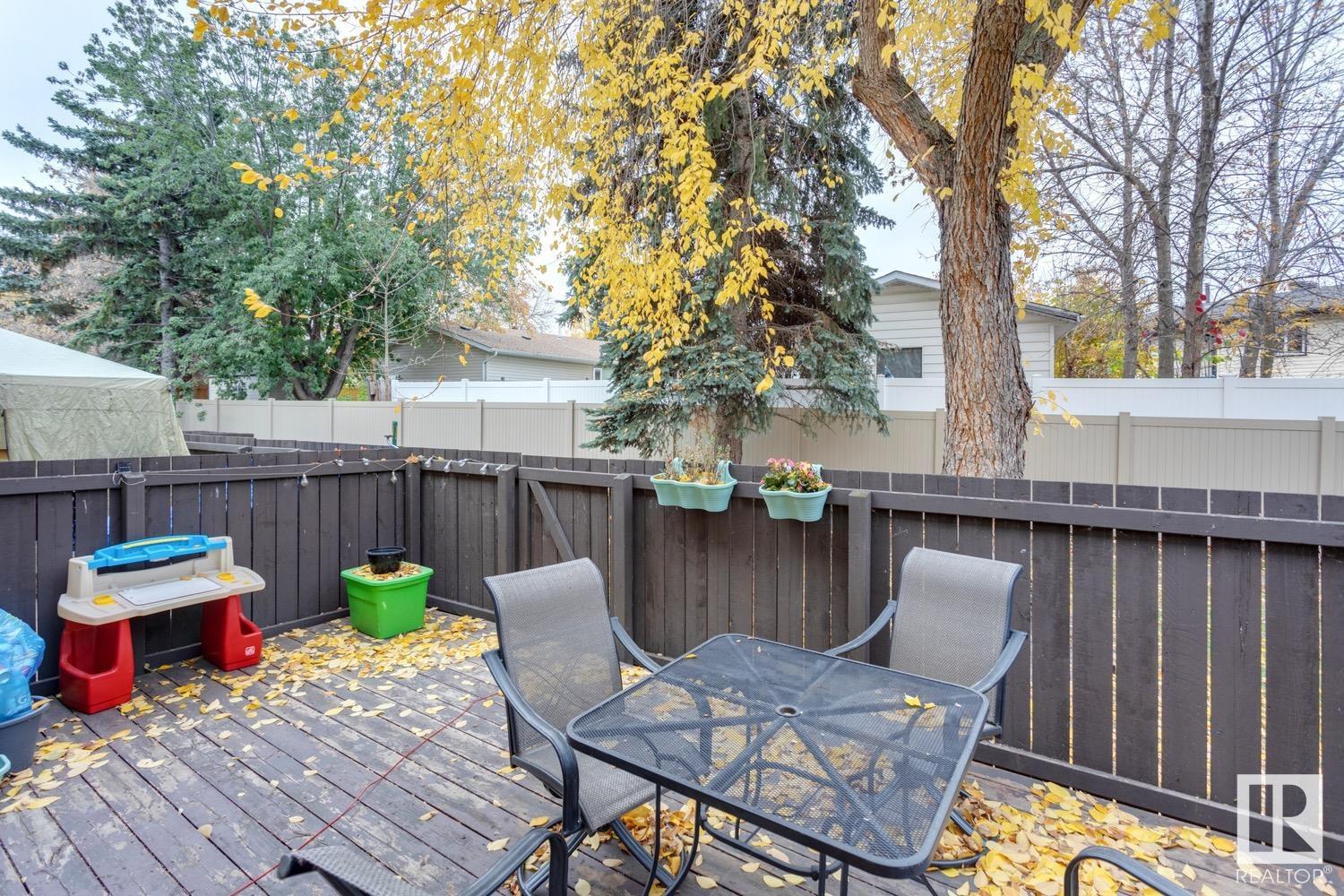 225 WOODBRIDGE Way