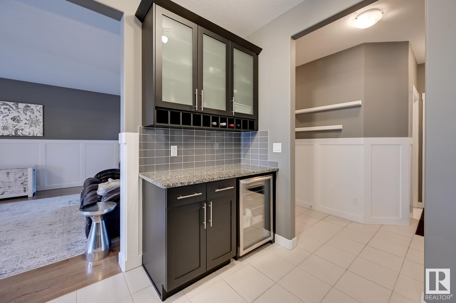 86 MEADOWLAND Way
