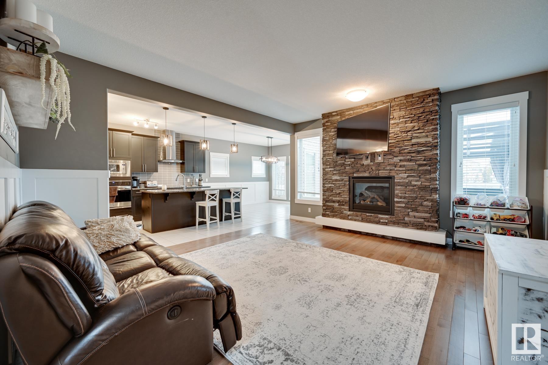 86 MEADOWLAND Way