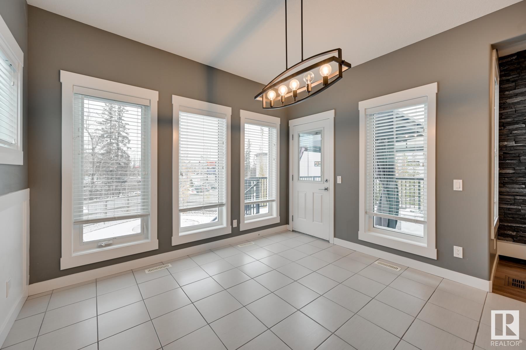 86 MEADOWLAND Way