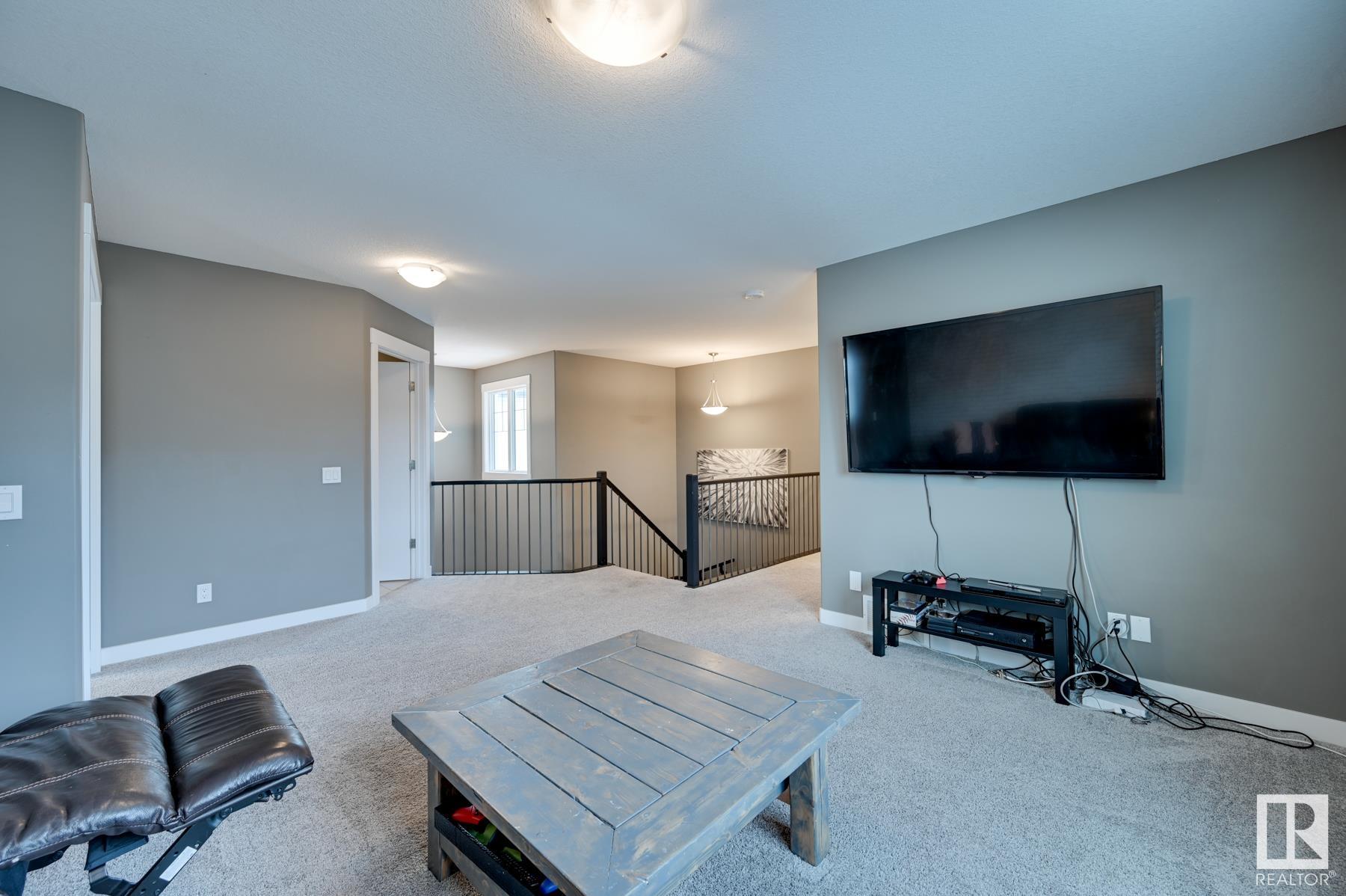 86 MEADOWLAND Way