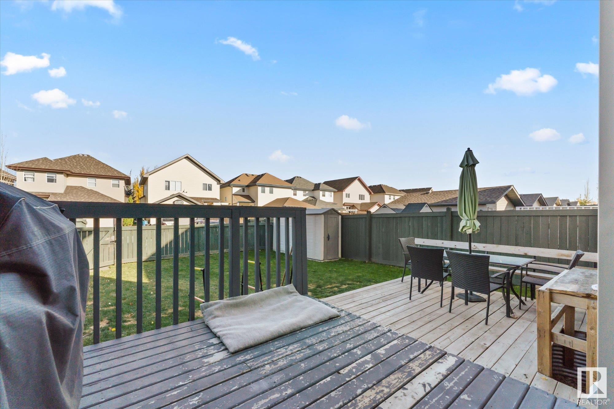 432 CHARLOTTE Crescent