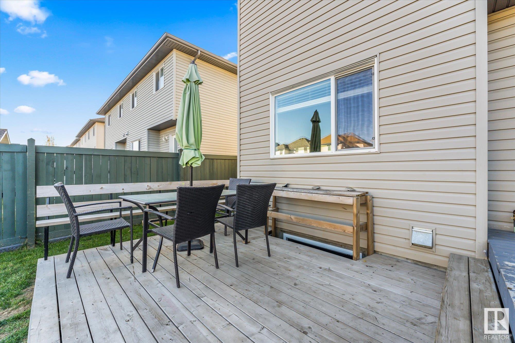 432 CHARLOTTE Crescent