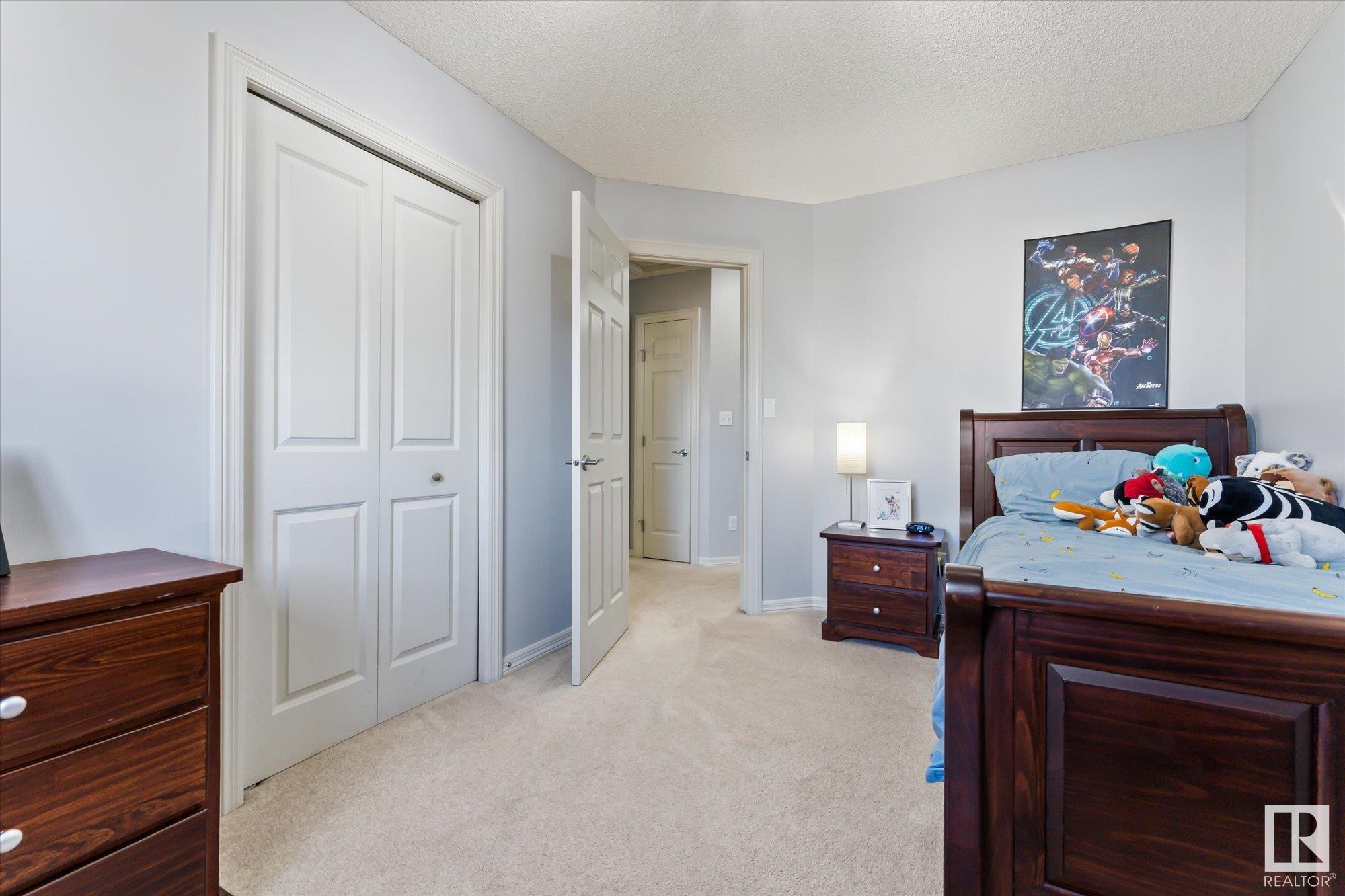 432 CHARLOTTE Crescent