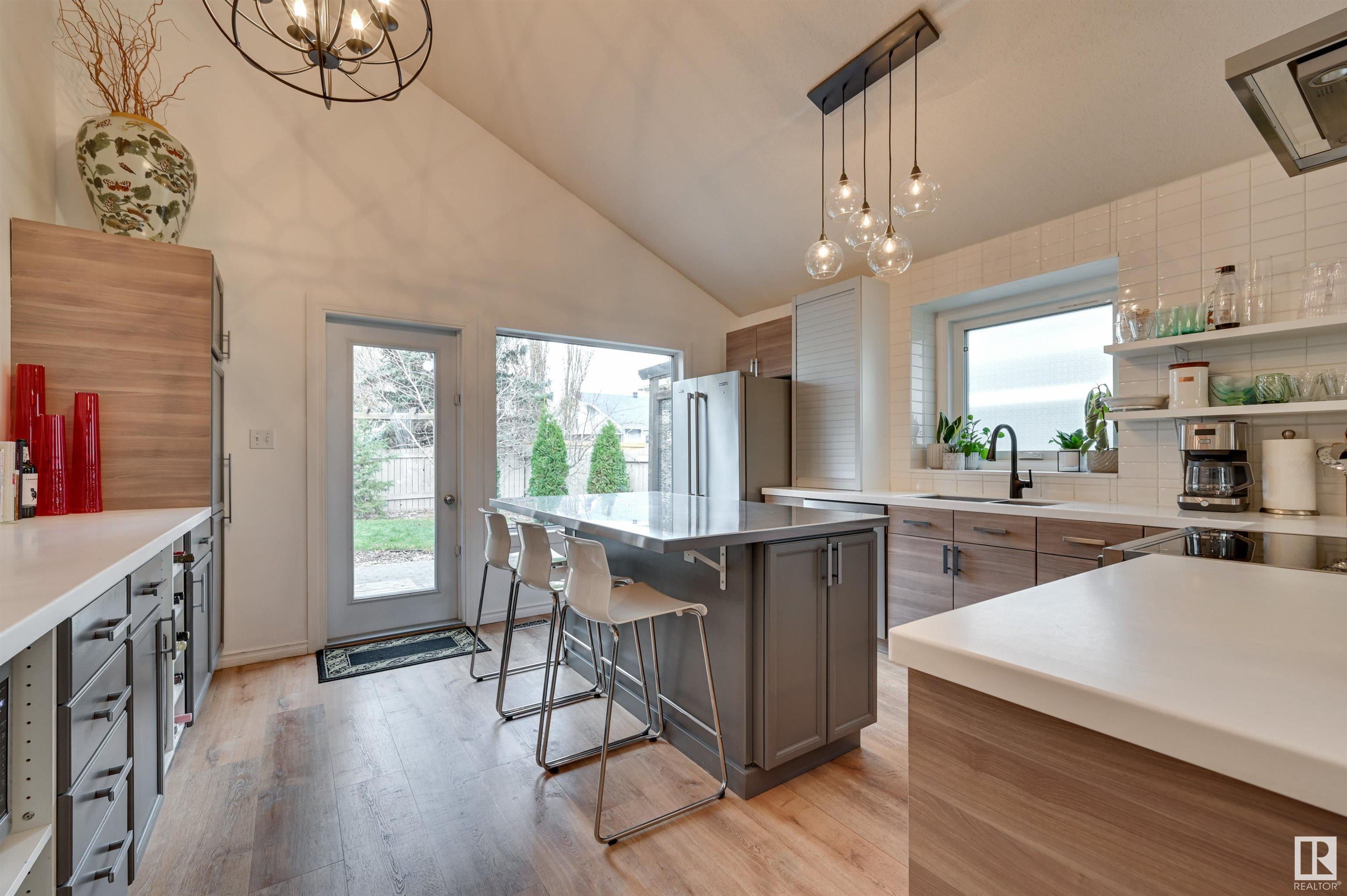 3 Desmarais Crescent
