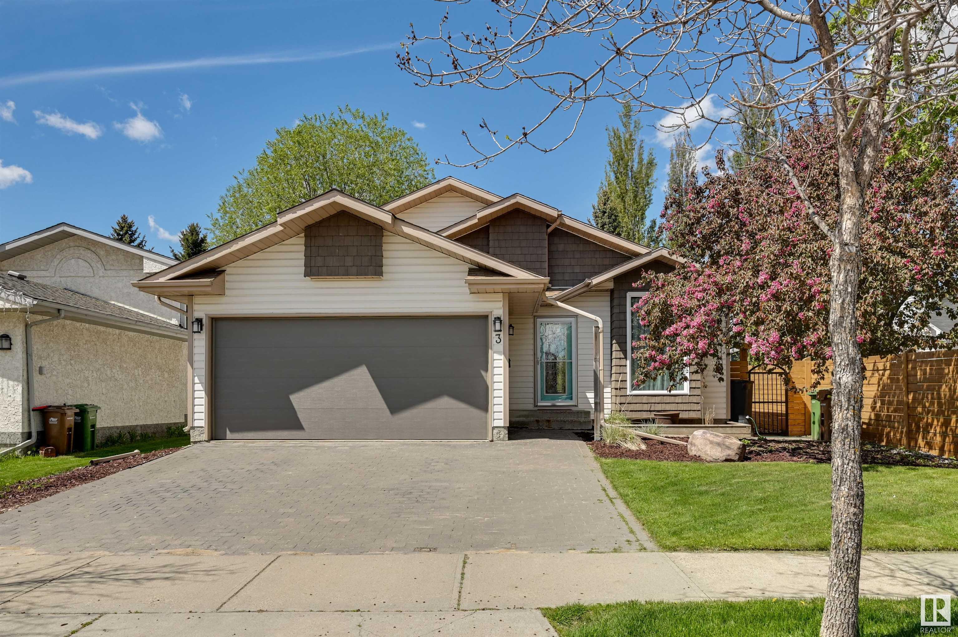 3 Desmarais Crescent