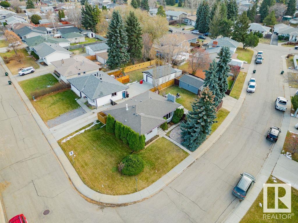 2 GROVELAND Avenue