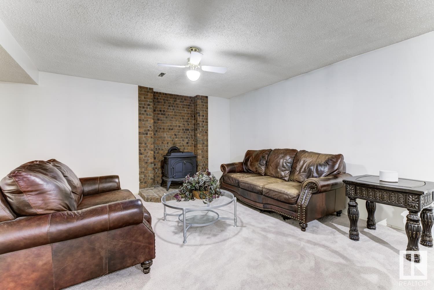 2 GROVELAND Avenue