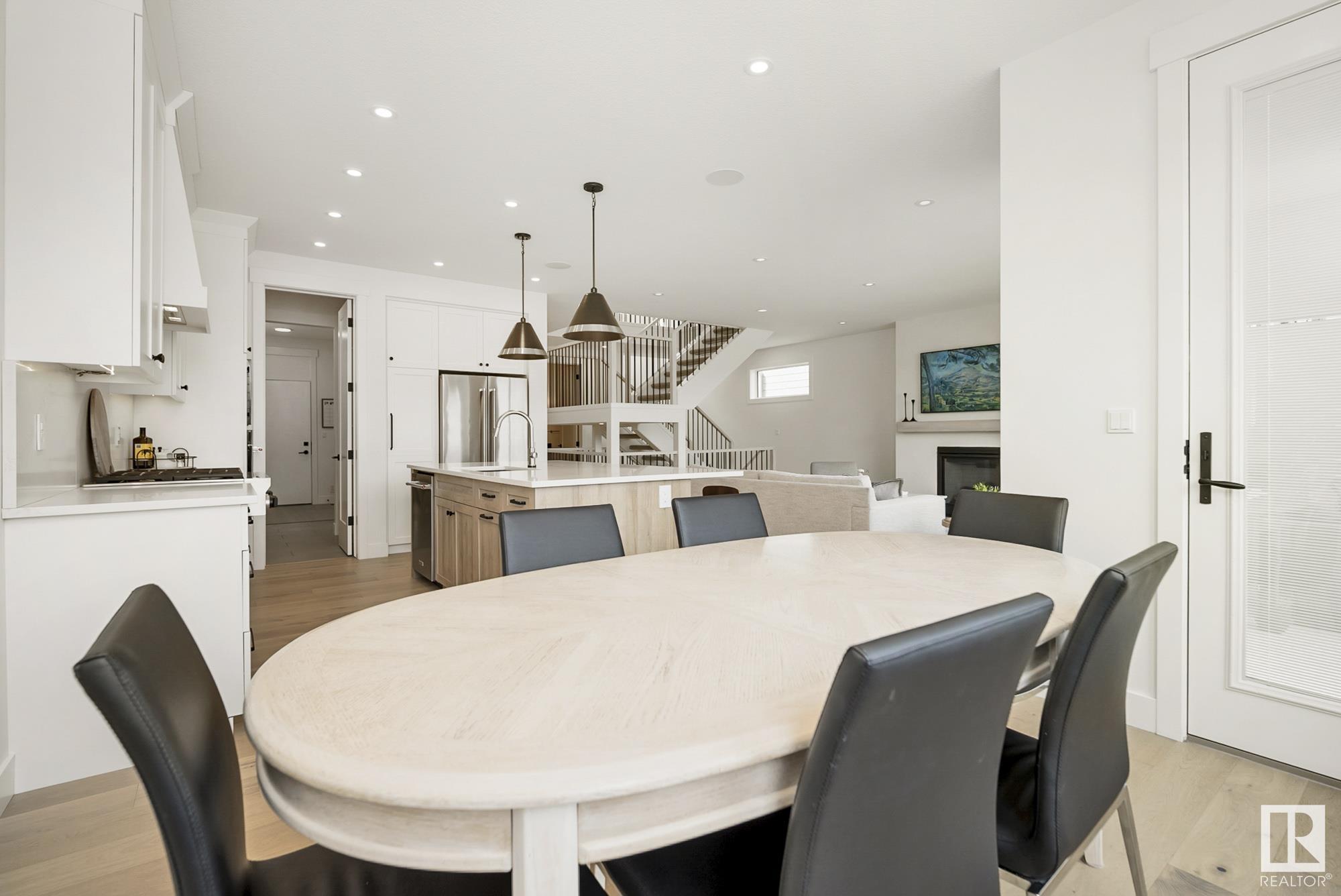 50 AMESBURY Wynd