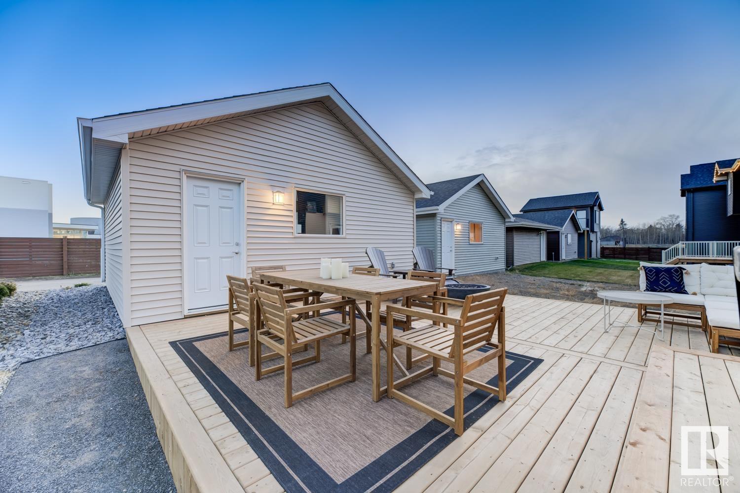 348 JENSEN LAKES Boulevard