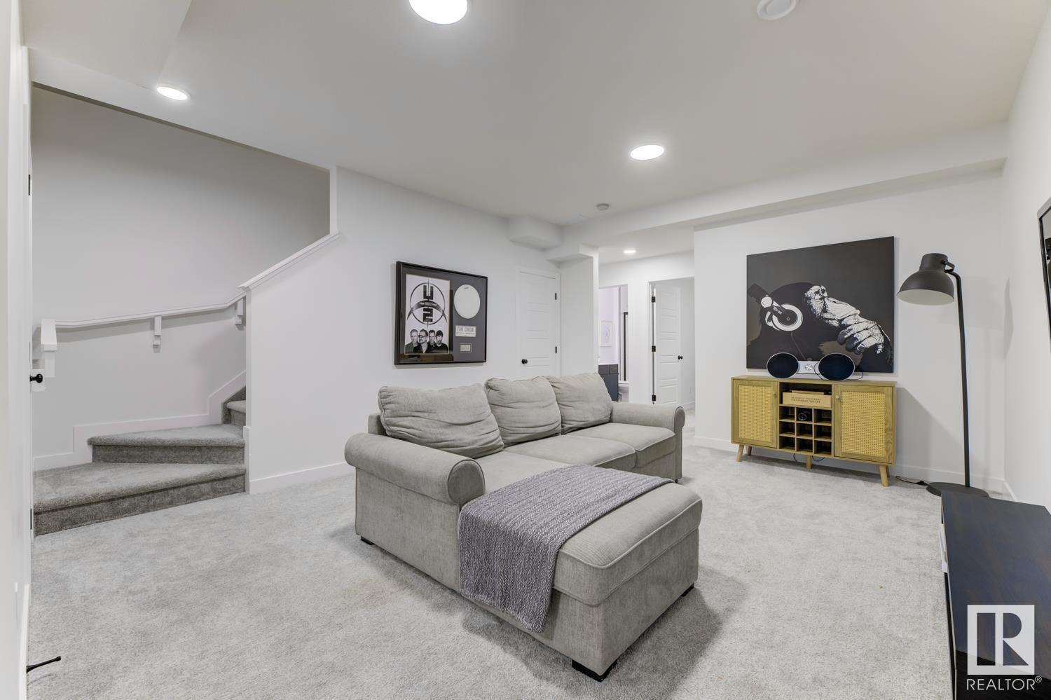 348 JENSEN LAKES Boulevard