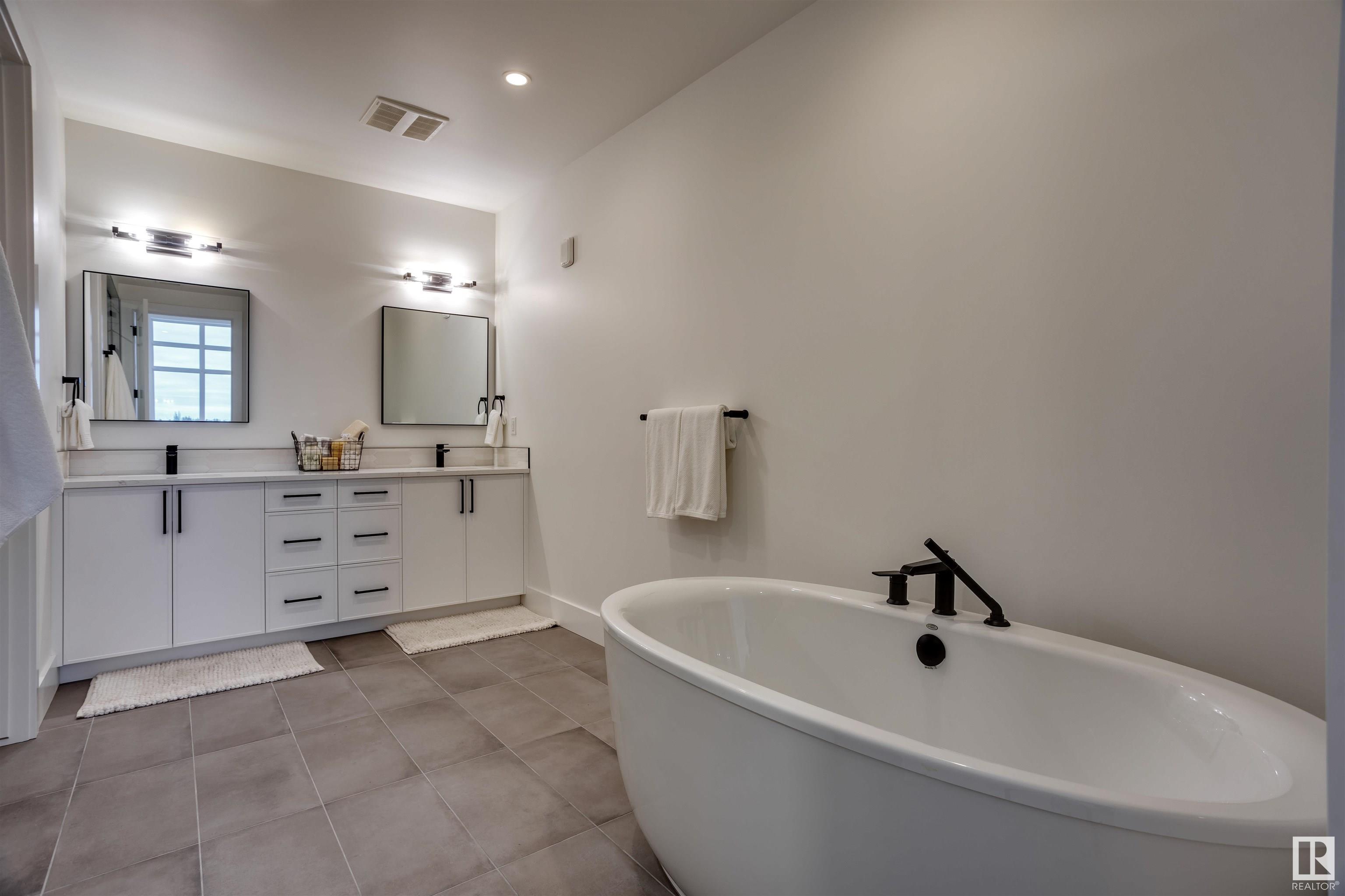 1030 200 BELLEROSE Drive