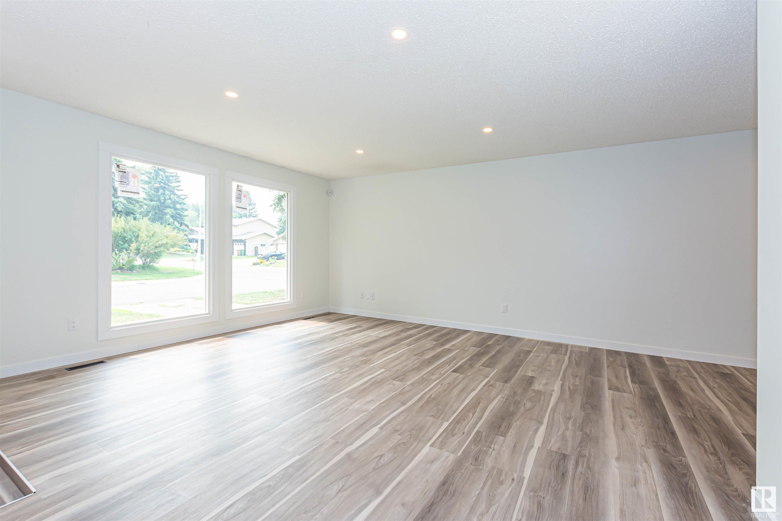 45 LORRAINE Crescent