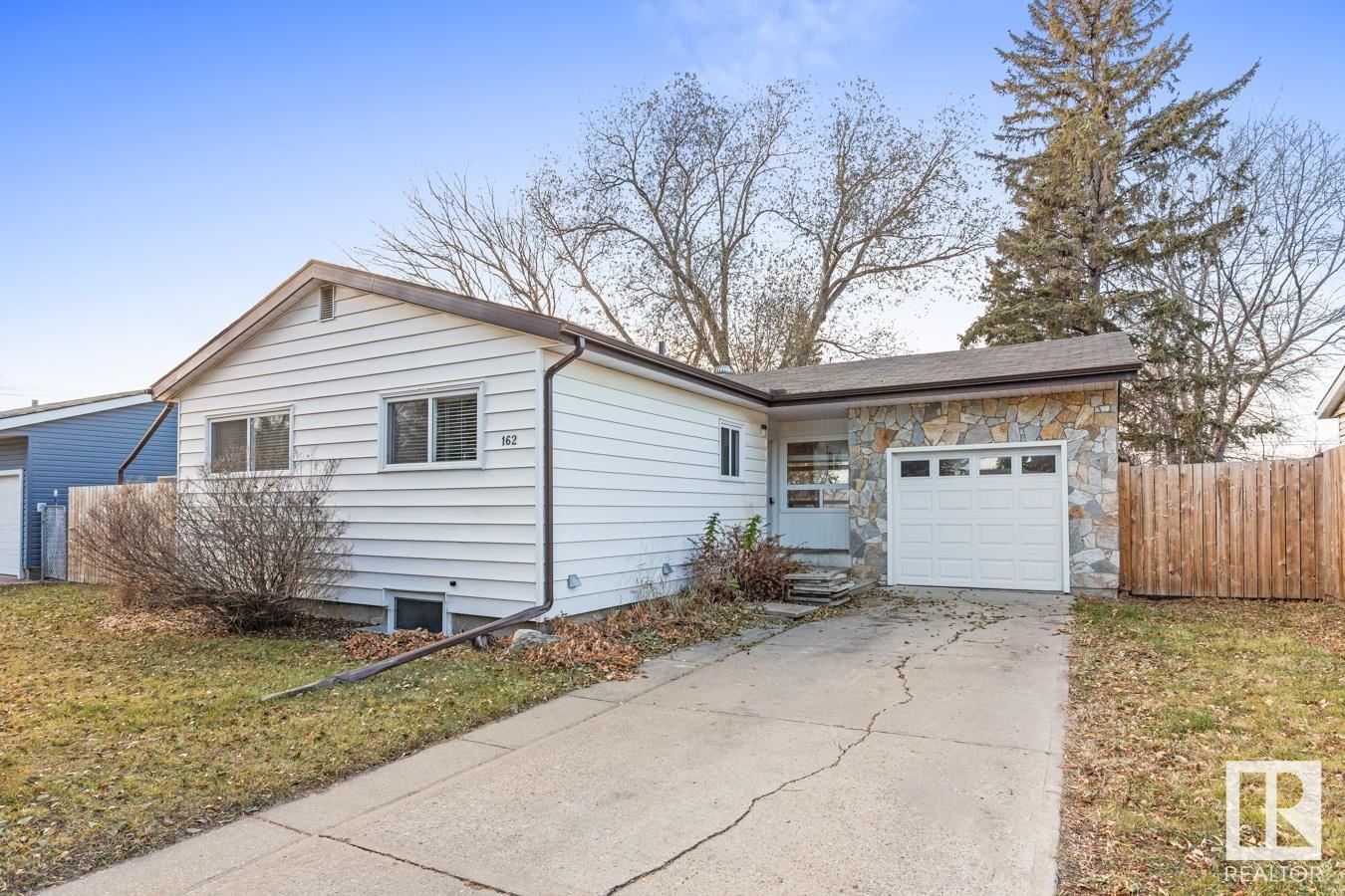 162 WILLOW Street