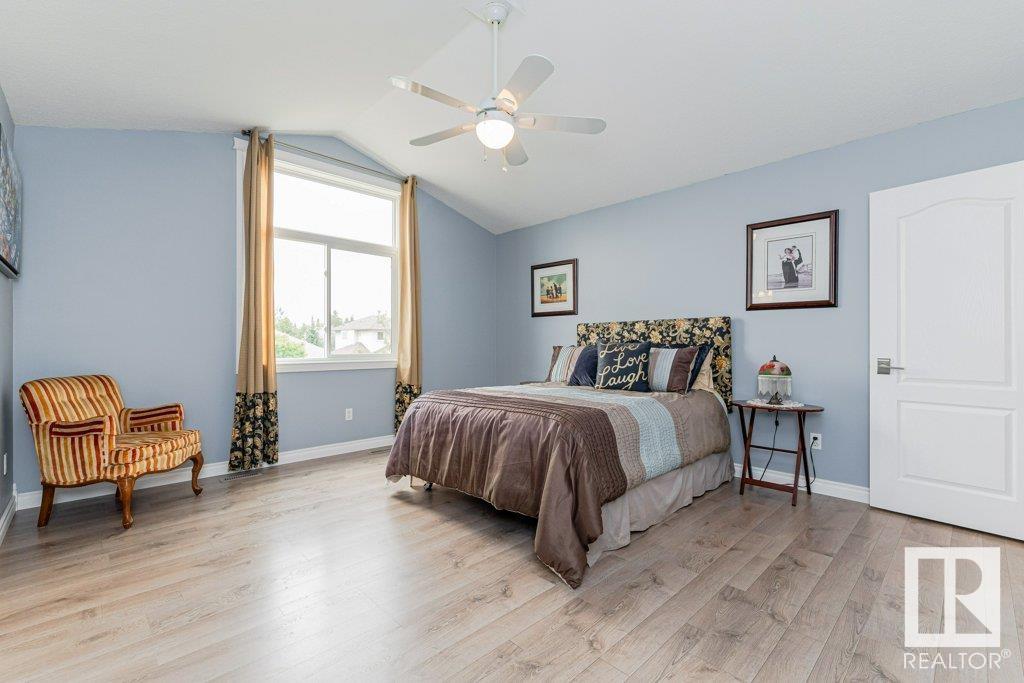 544 BYRNE Crescent