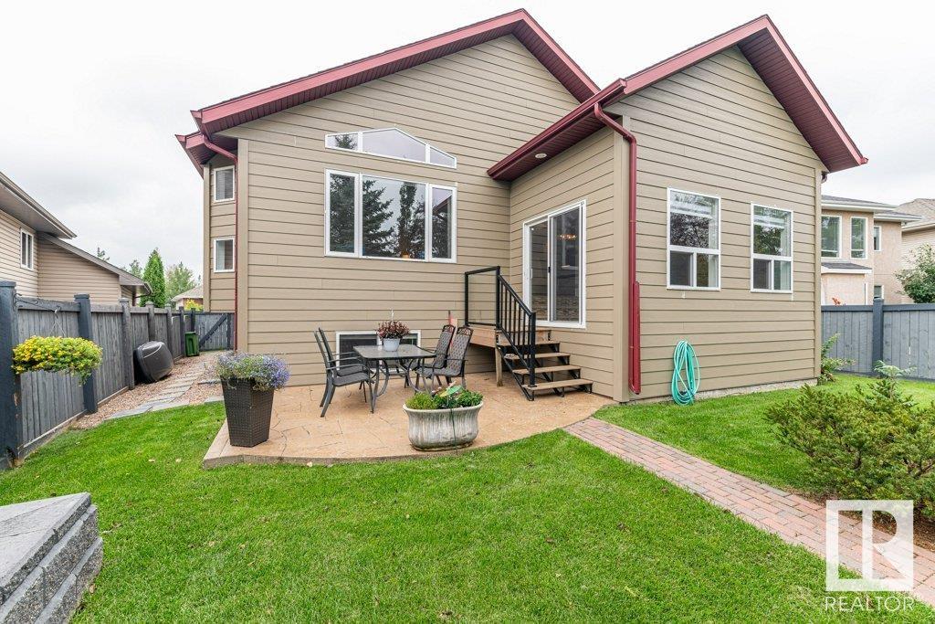 544 BYRNE Crescent