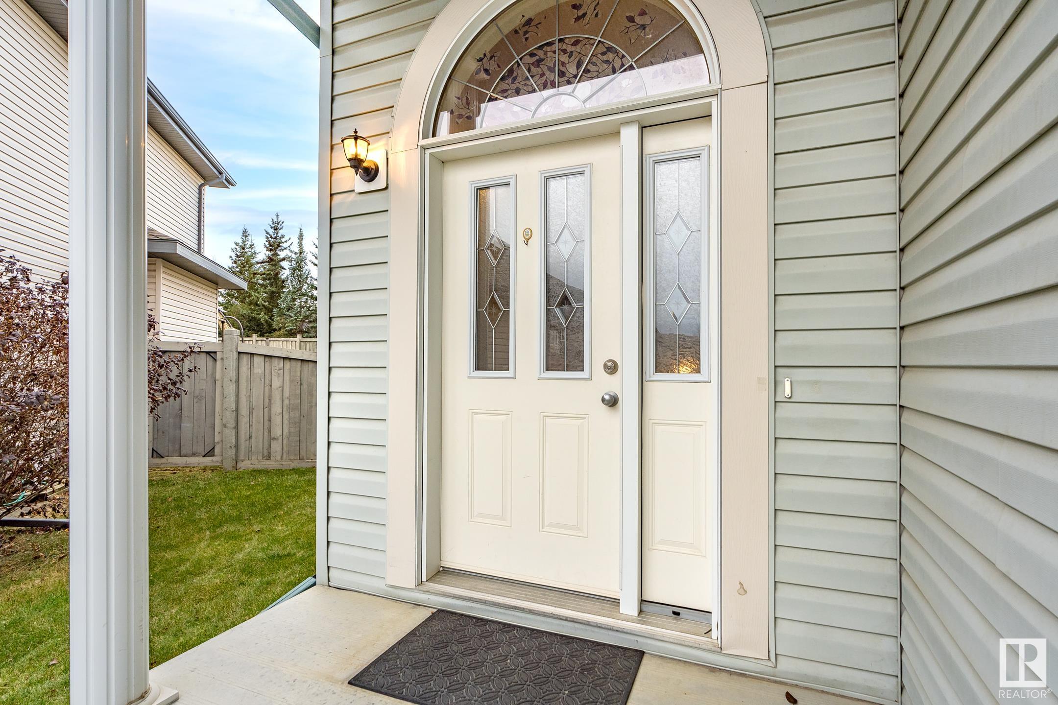 1743 MELROSE Crescent