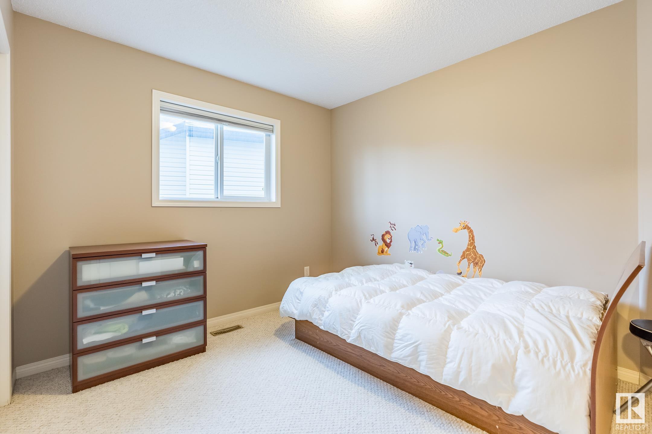 1743 MELROSE Crescent